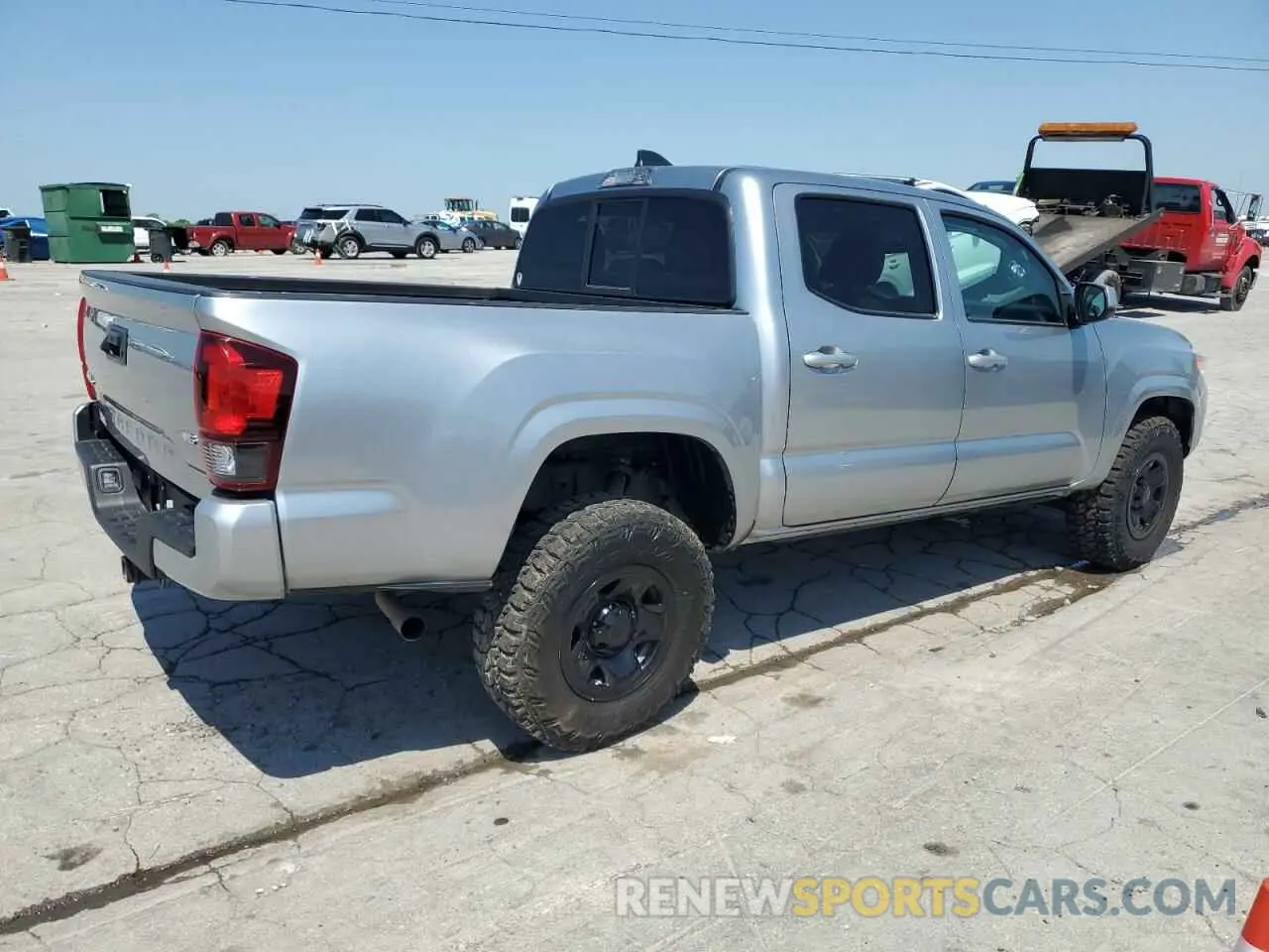 3 Фотография поврежденного автомобиля 3TMCZ5AN3PM592043 TOYOTA TACOMA 2023