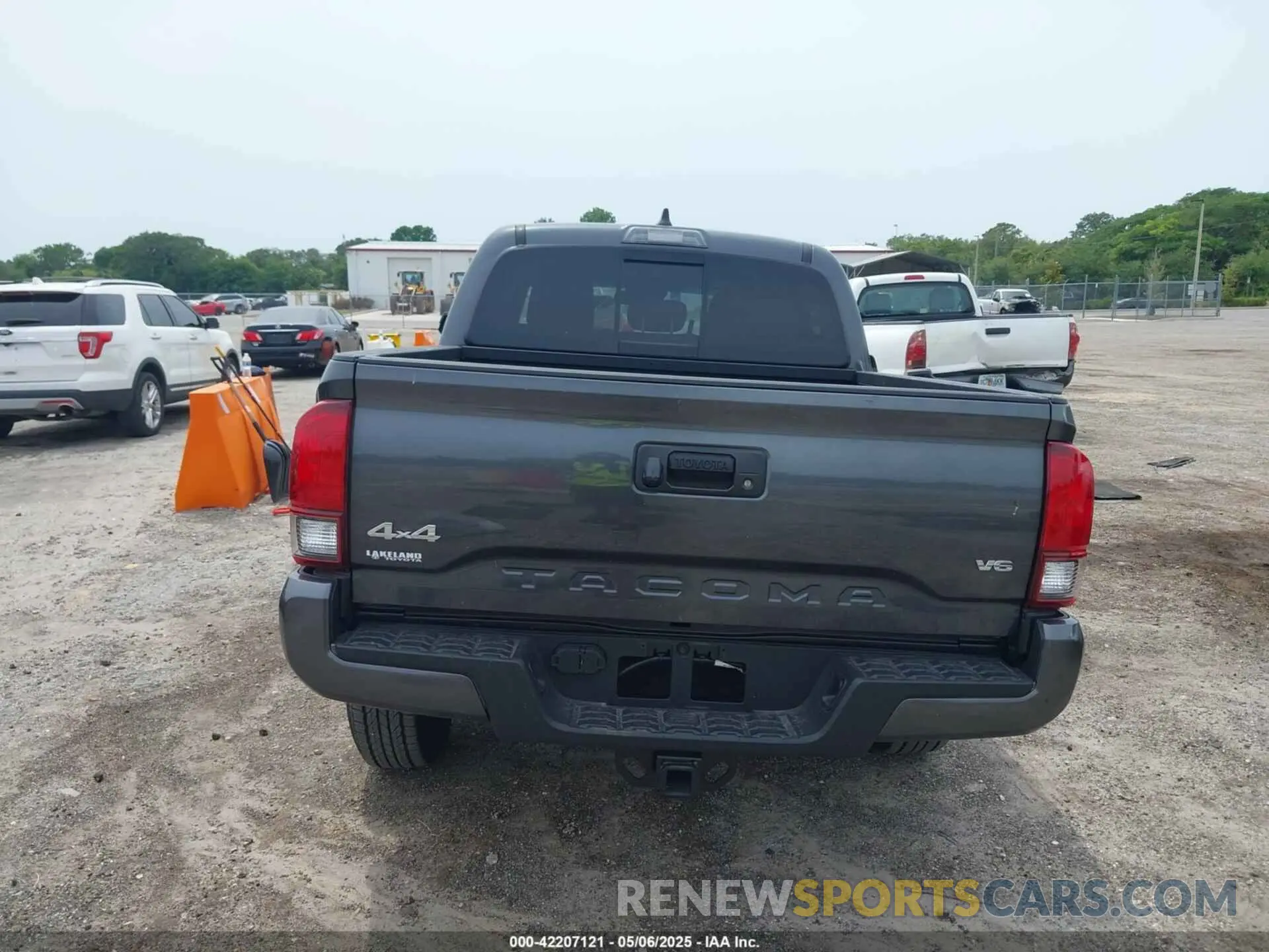 15 Photograph of a damaged car 3TMCZ5AN4PM594481 TOYOTA TACOMA 2023