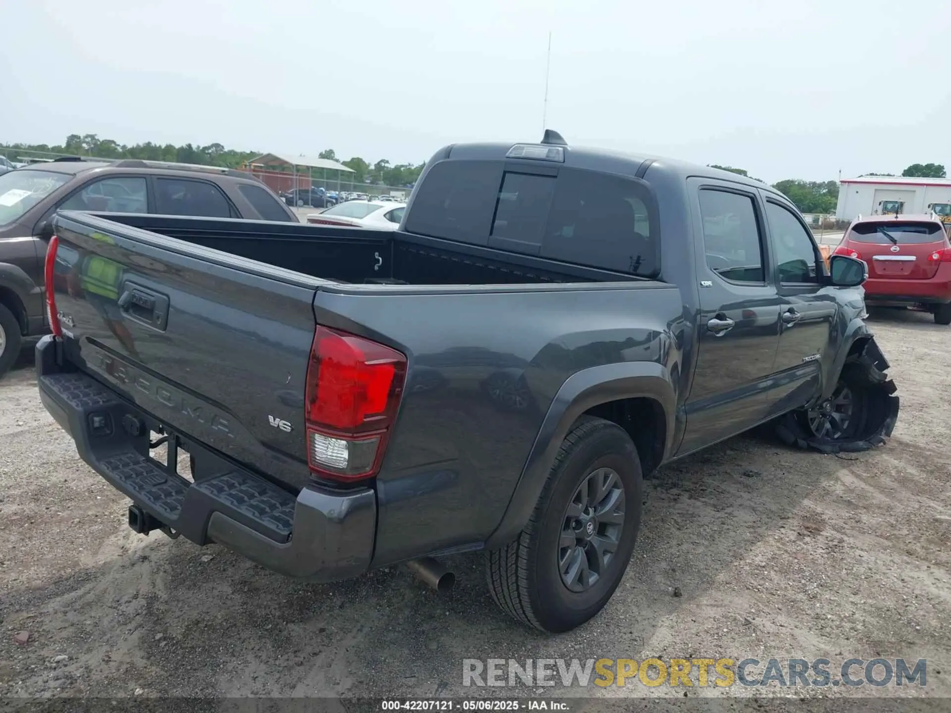 4 Photograph of a damaged car 3TMCZ5AN4PM594481 TOYOTA TACOMA 2023