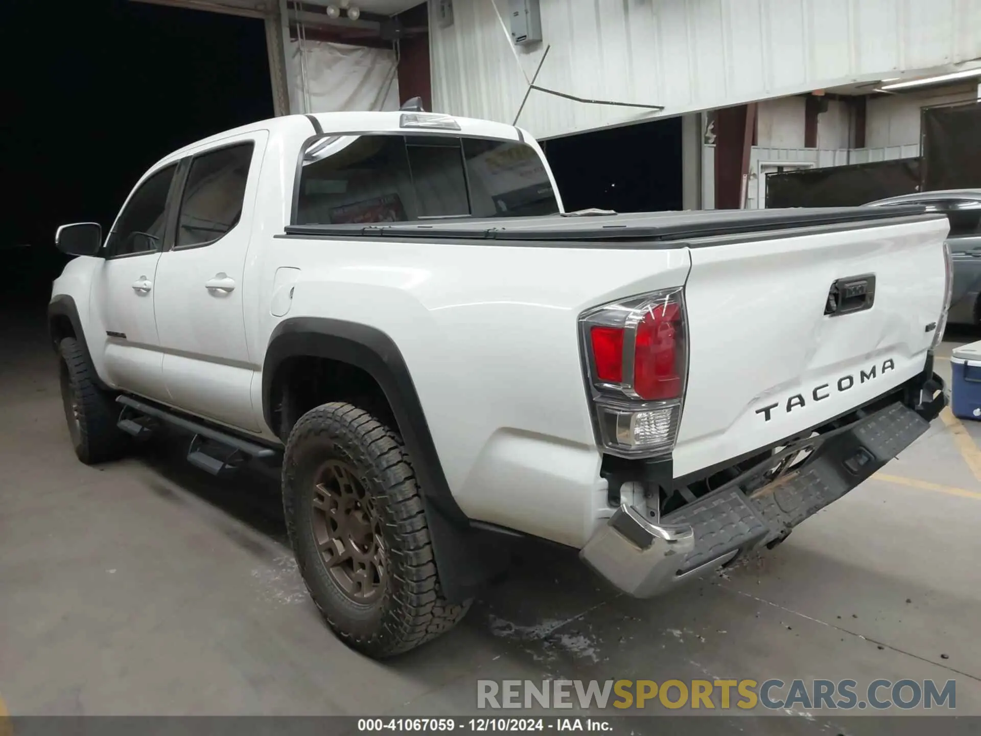 3 Фотография поврежденного автомобиля 3TMCZ5AN5PM576717 TOYOTA TACOMA 2023