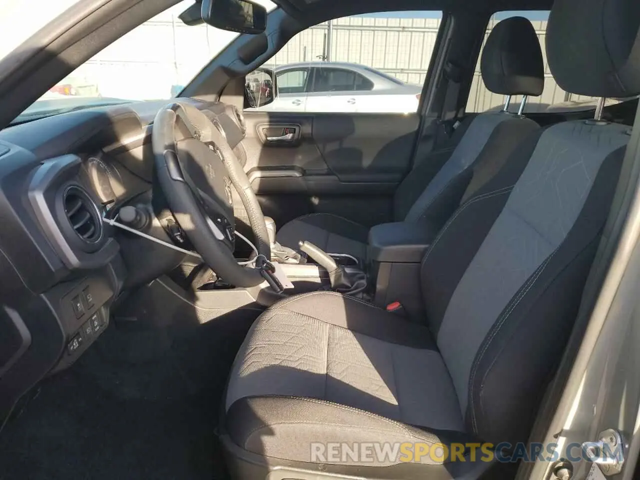 7 Фотография поврежденного автомобиля 3TMCZ5AN5PM612874 TOYOTA TACOMA 2023