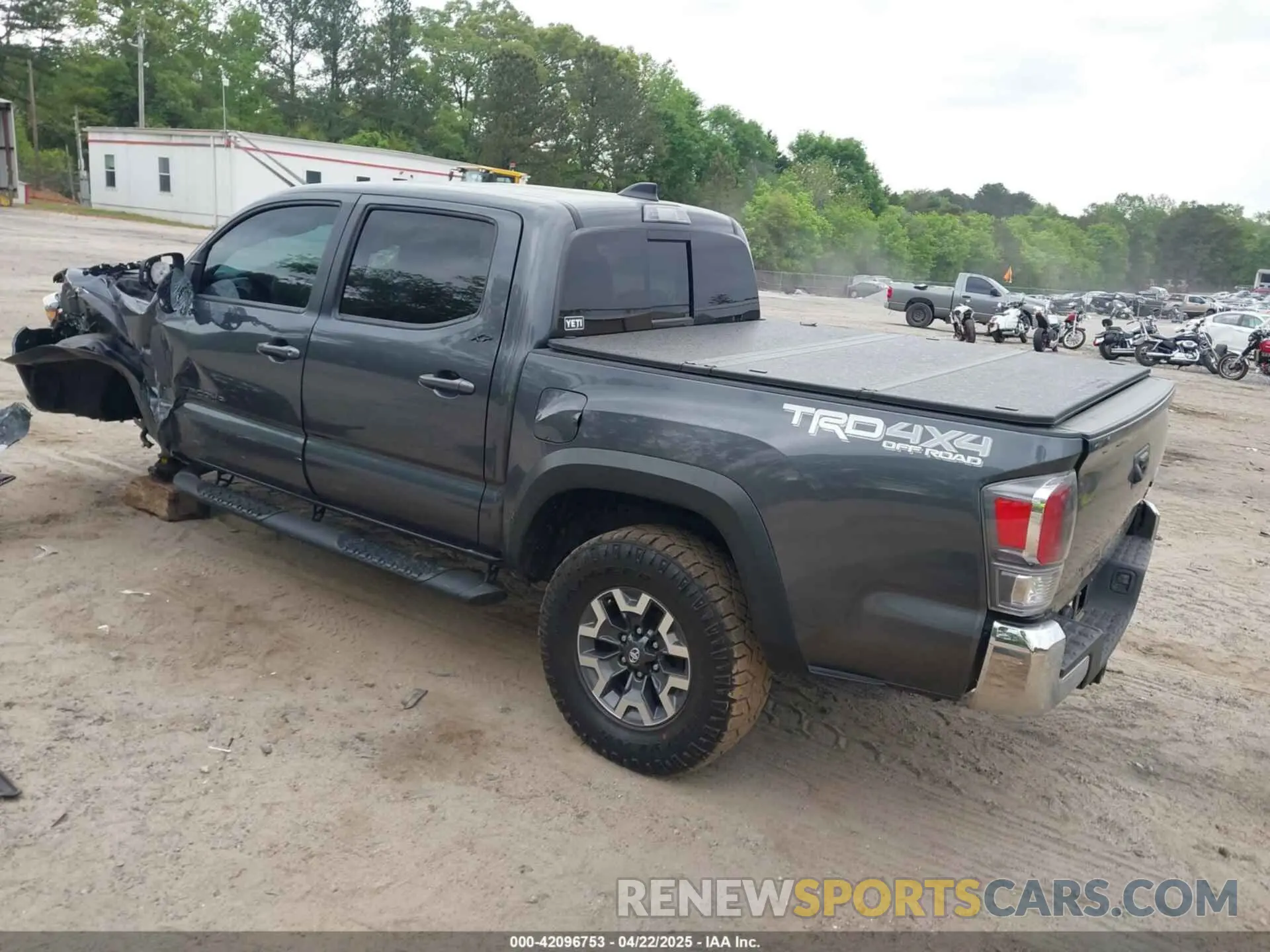 3 Фотография поврежденного автомобиля 3TMCZ5AN7PM614741 TOYOTA TACOMA 2023