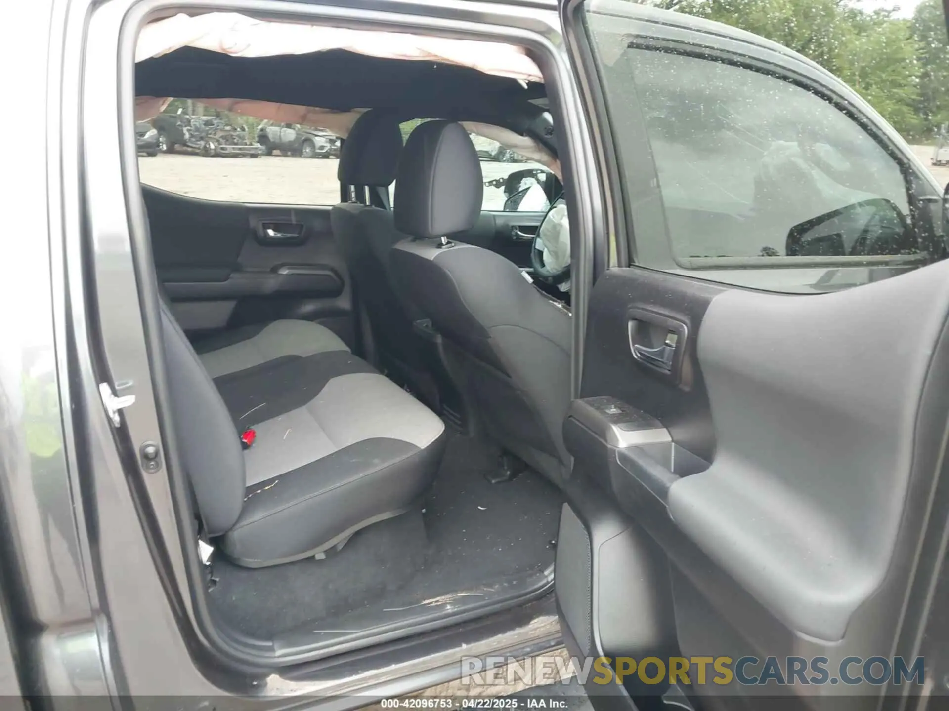 8 Фотография поврежденного автомобиля 3TMCZ5AN7PM614741 TOYOTA TACOMA 2023