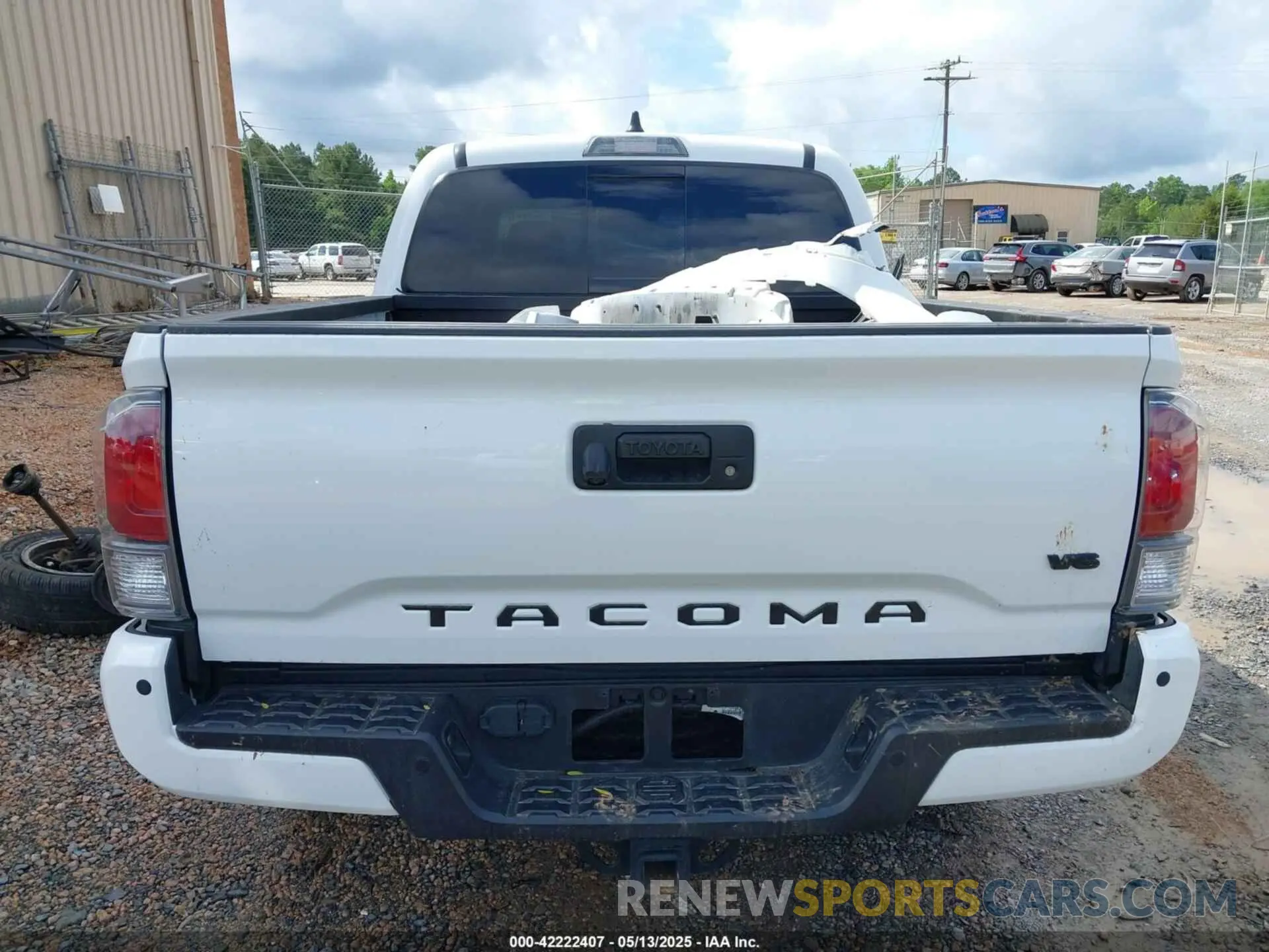 16 Photograph of a damaged car 3TMCZ5AN7PM639378 TOYOTA TACOMA 2023