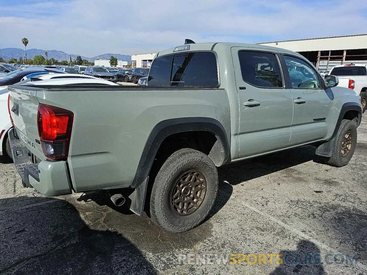 3 Фотография поврежденного автомобиля 3TMCZ5AN9PM622663 TOYOTA TACOMA 2023