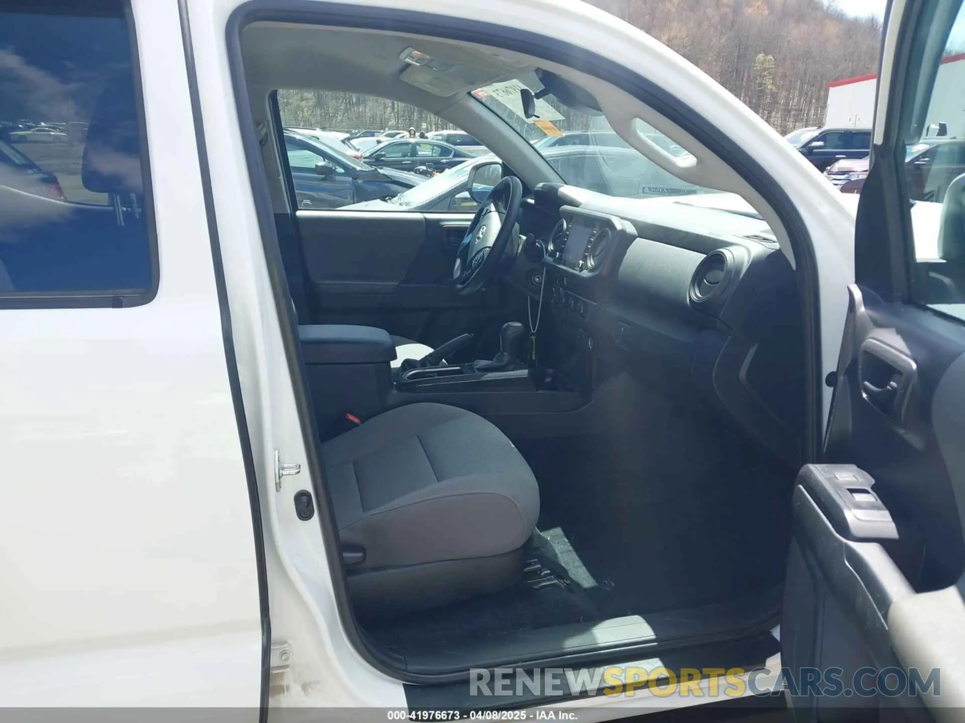 5 Фотография поврежденного автомобиля 3TMCZ5AN9PM632917 TOYOTA TACOMA 2023