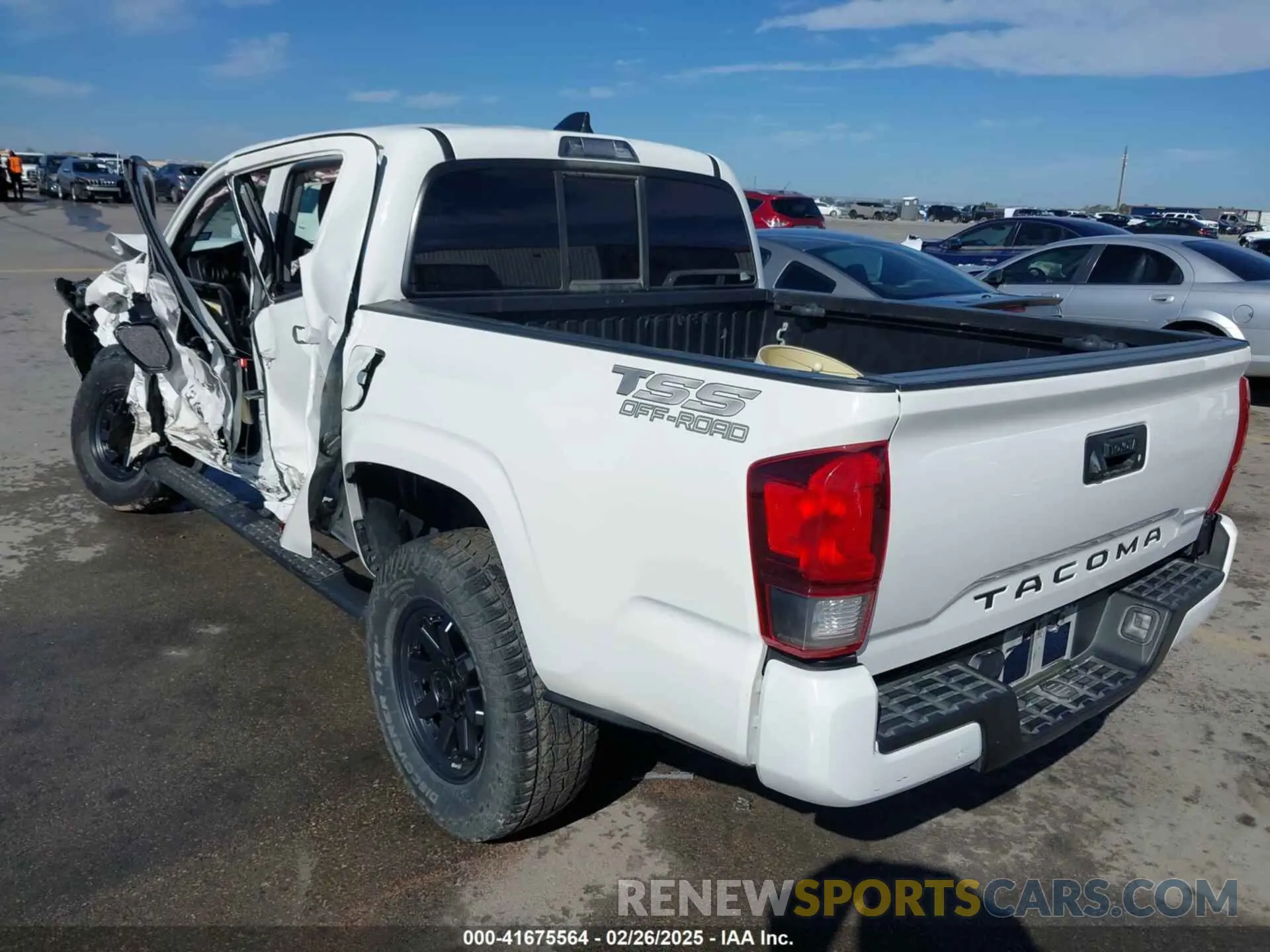 3 Фотография поврежденного автомобиля 3TYAX5GN6PT073481 TOYOTA TACOMA 2023