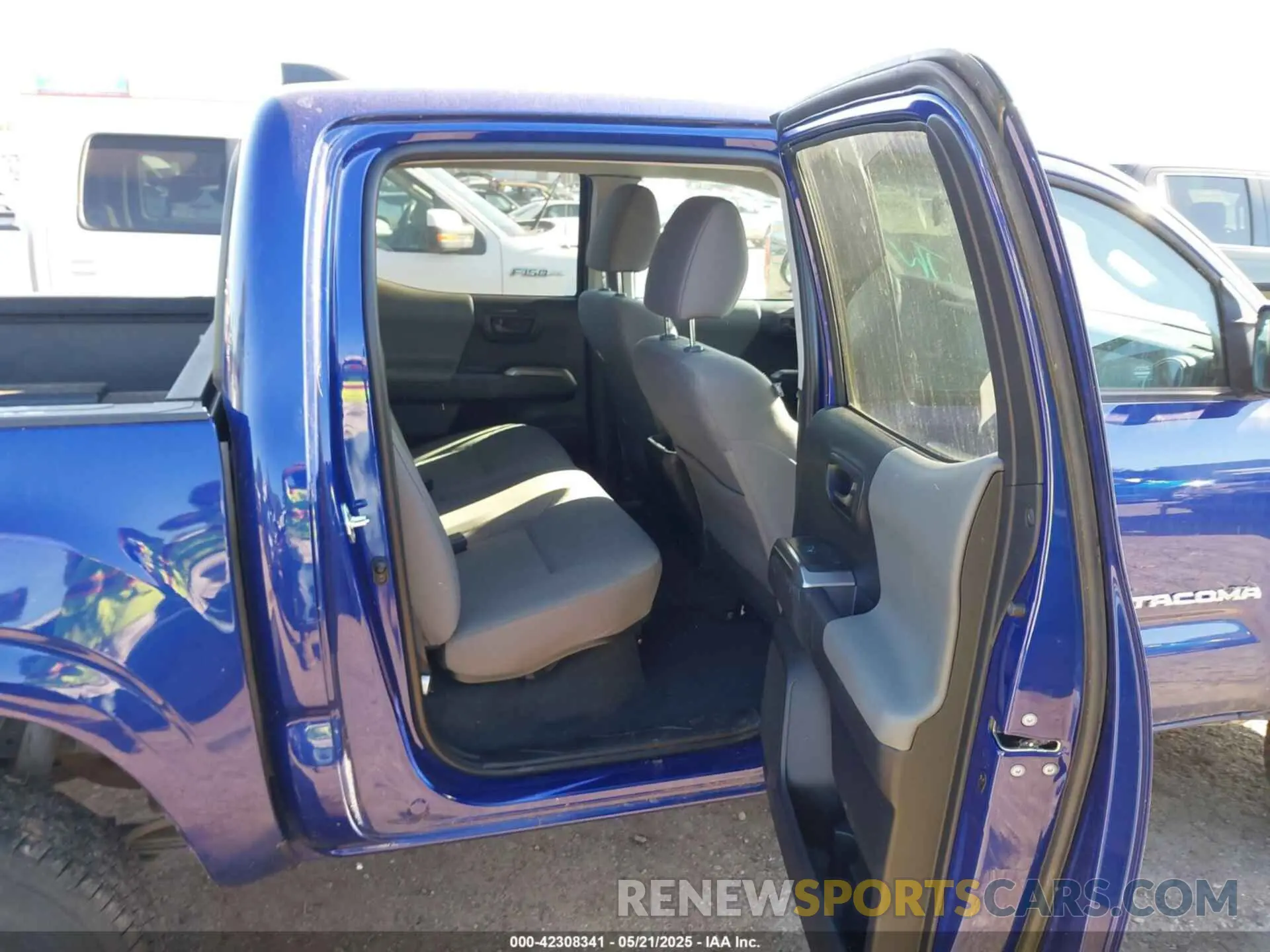 8 Фотография поврежденного автомобиля 3TYAX5GN6PT090409 TOYOTA TACOMA 2023