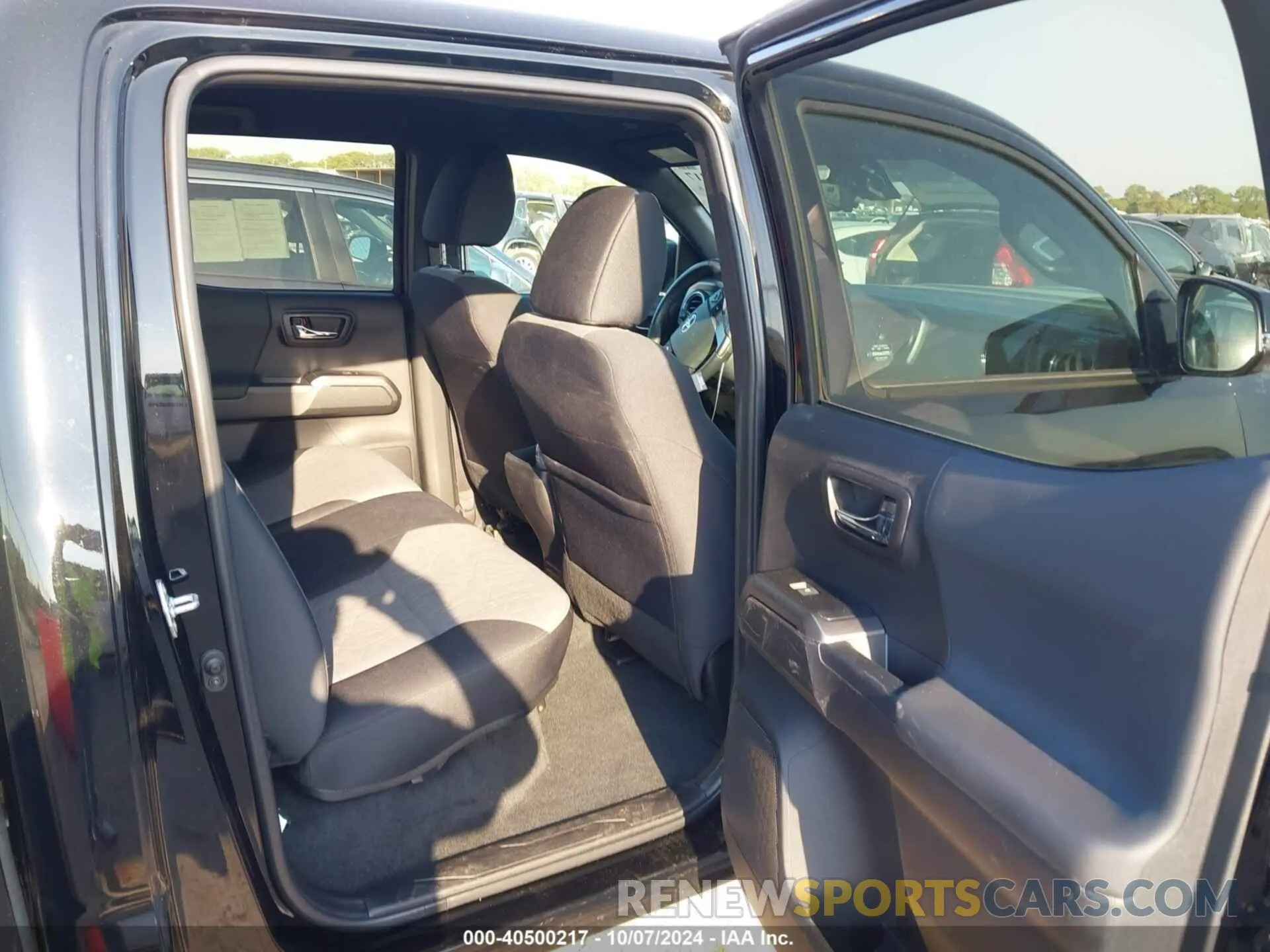 8 Фотография поврежденного автомобиля 3TYAZ5CN0PT032909 TOYOTA TACOMA 2023