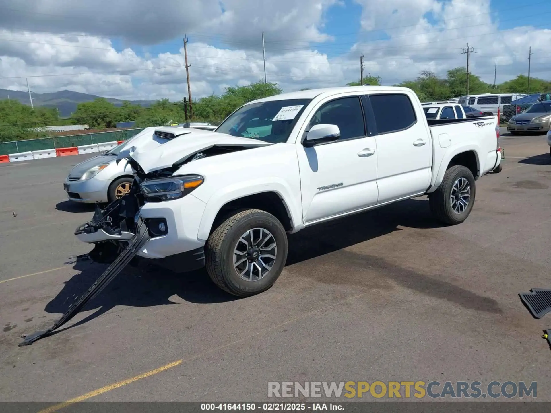 2 Фотография поврежденного автомобиля 3TYAZ5CN3PT026084 TOYOTA TACOMA 2023