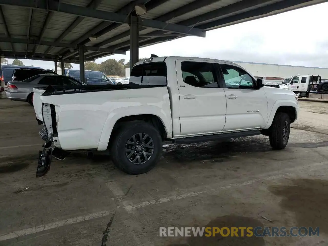 3 Фотография поврежденного автомобиля 3TYAZ5CN6PT030405 TOYOTA TACOMA 2023