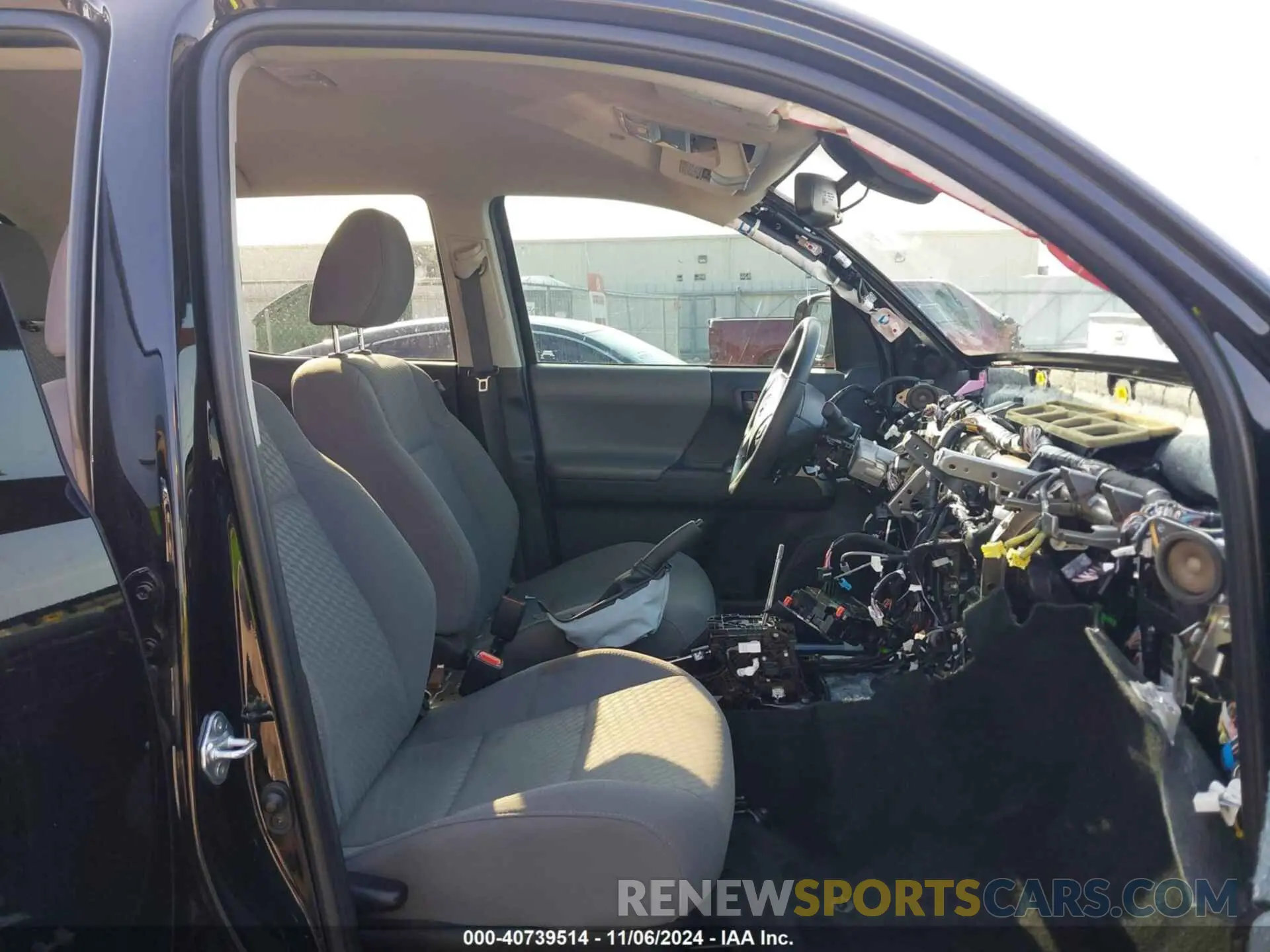 5 Photograph of a damaged car 3TYAZ5CN9PT036246 TOYOTA TACOMA 2023