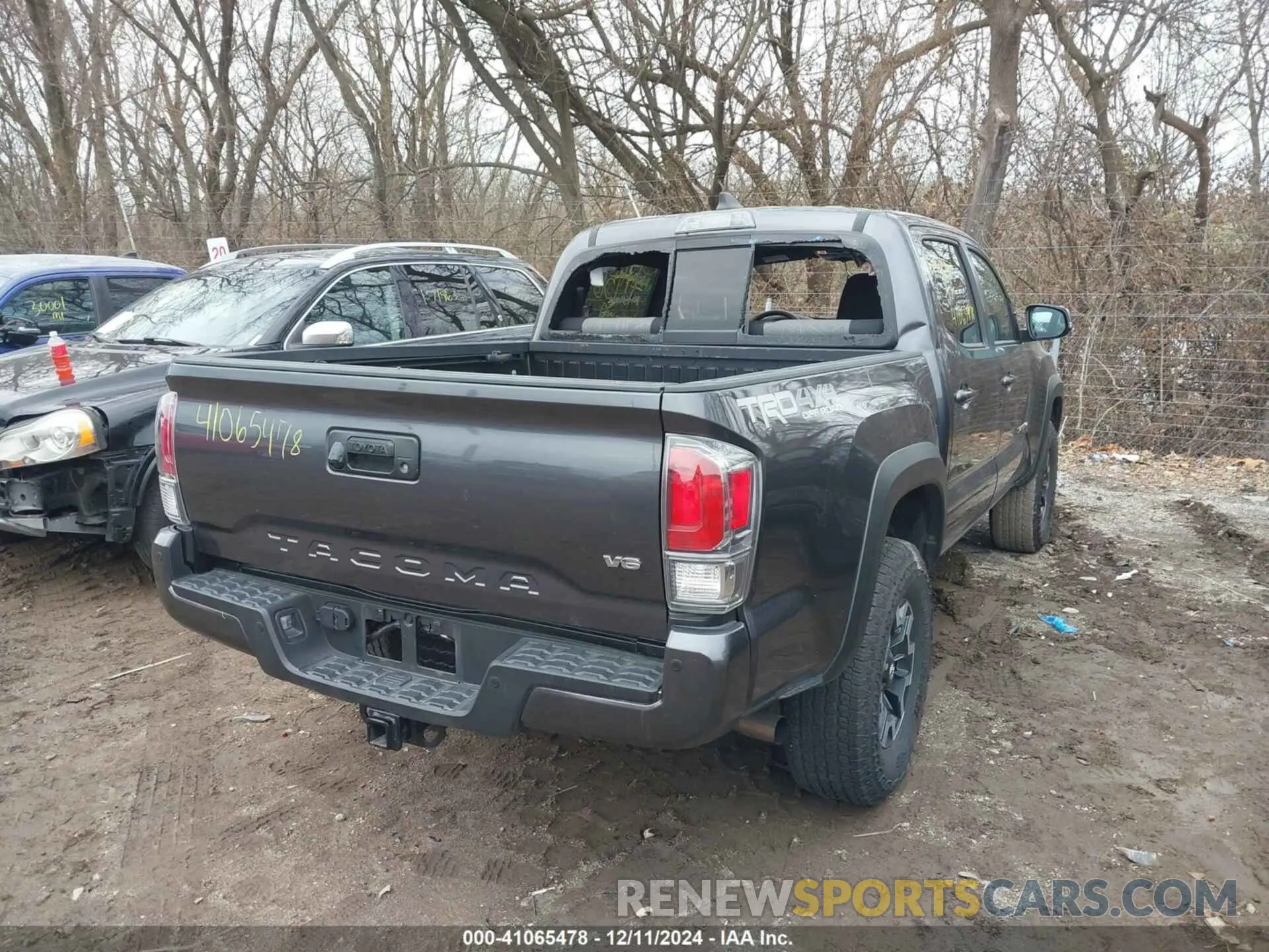4 Photograph of a damaged car 3TYCZ5AN1PT174567 TOYOTA TACOMA 2023