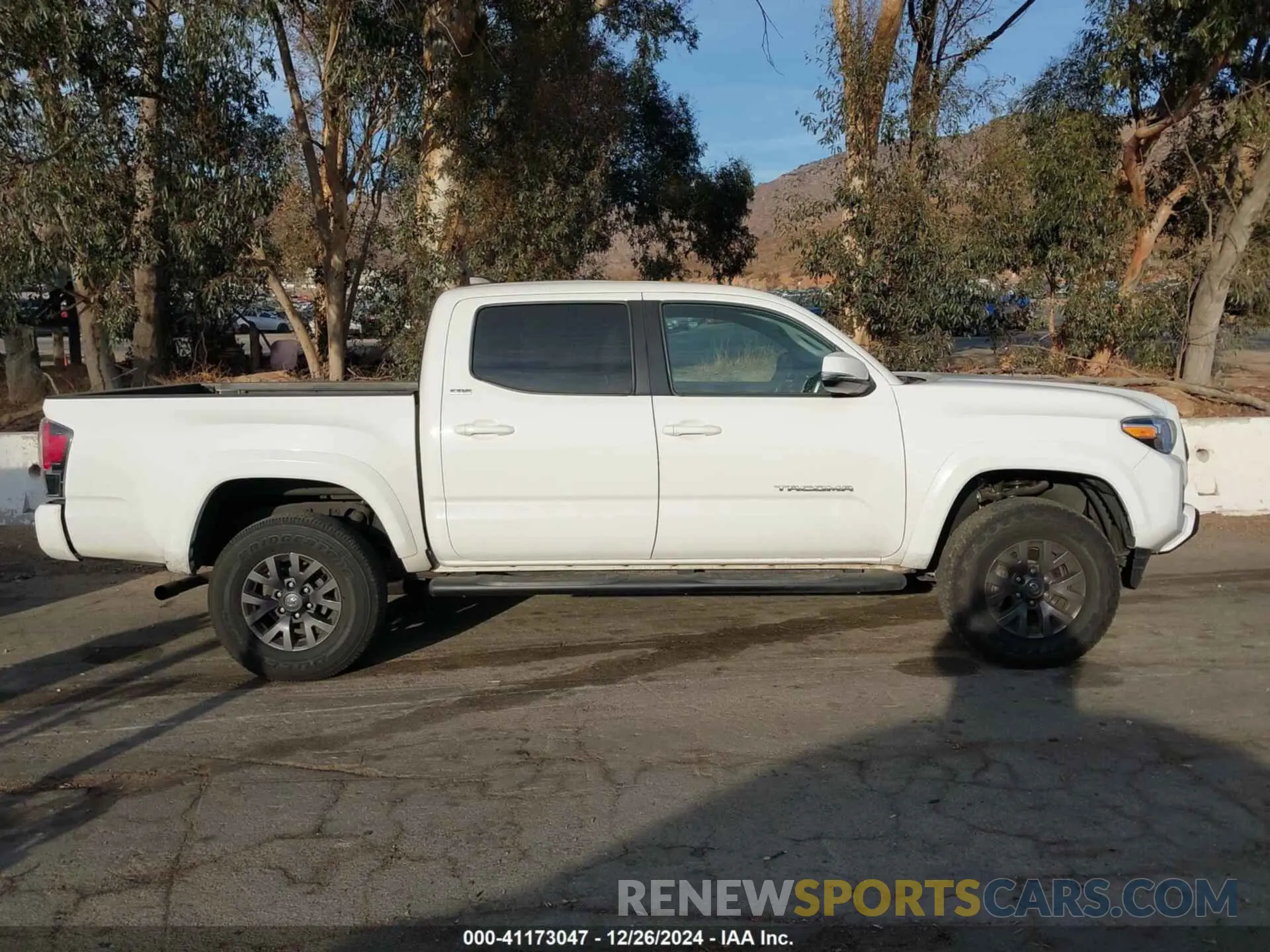 14 Photograph of a damaged car 3TYCZ5AN3PT107582 TOYOTA TACOMA 2023