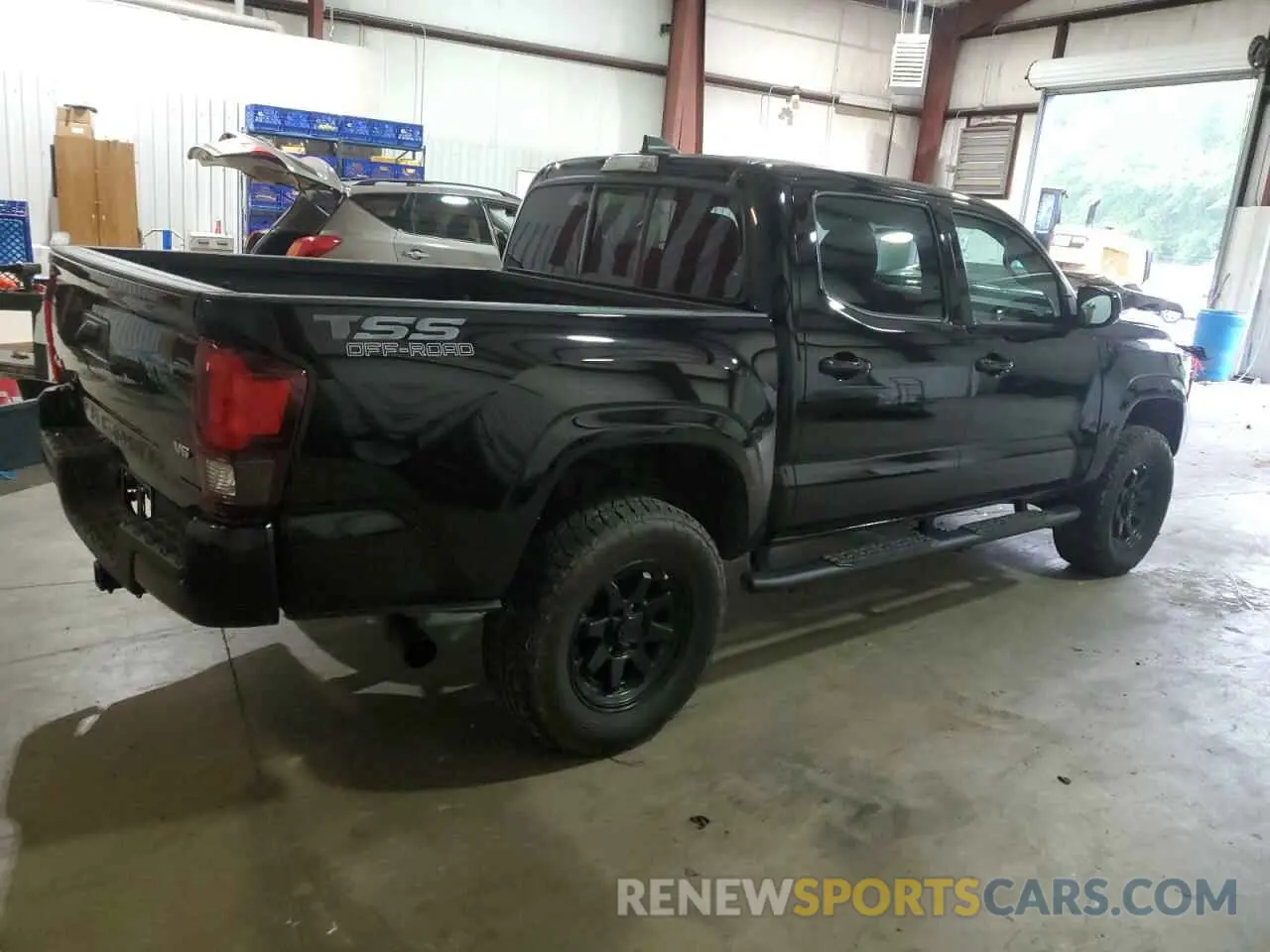 3 Фотография поврежденного автомобиля 3TYCZ5AN4PT138808 TOYOTA TACOMA 2023