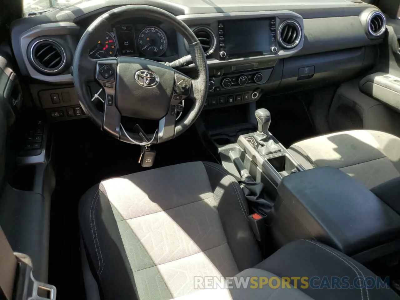 8 Фотография поврежденного автомобиля 3TYCZ5AN9PT164000 TOYOTA TACOMA 2023