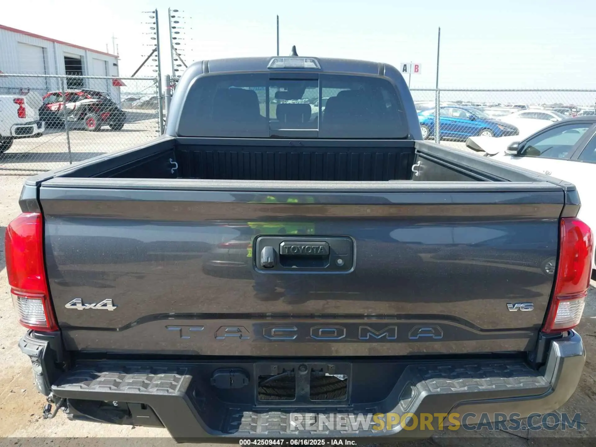 17 Фотография поврежденного автомобиля 3TYCZ5ANXPT165964 TOYOTA TACOMA 2023
