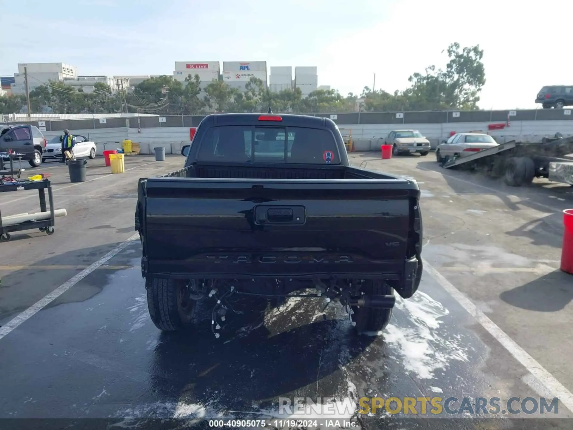 17 Photograph of a damaged car 3TYRZ5CN0PT025235 TOYOTA TACOMA 2023