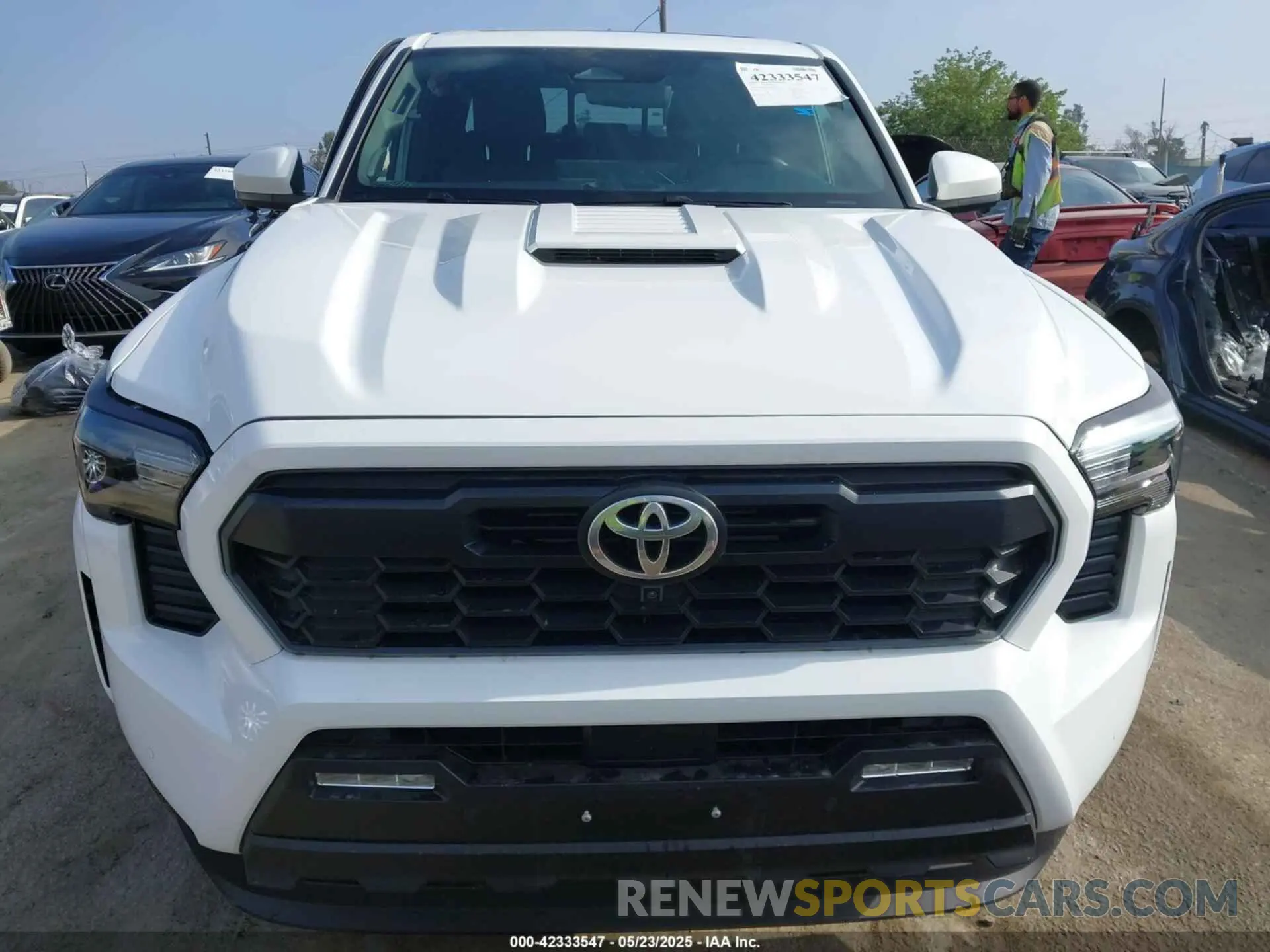 12 Фотография поврежденного автомобиля 3TMKB5FN3RM005643 TOYOTA TACOMA 2024