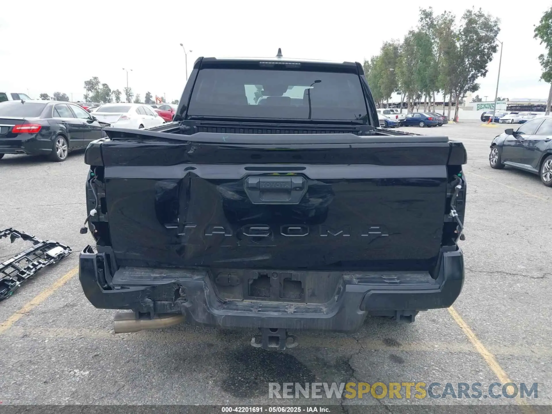17 Photograph of a damaged car 3TMKB5FN5RM006647 TOYOTA TACOMA 2024