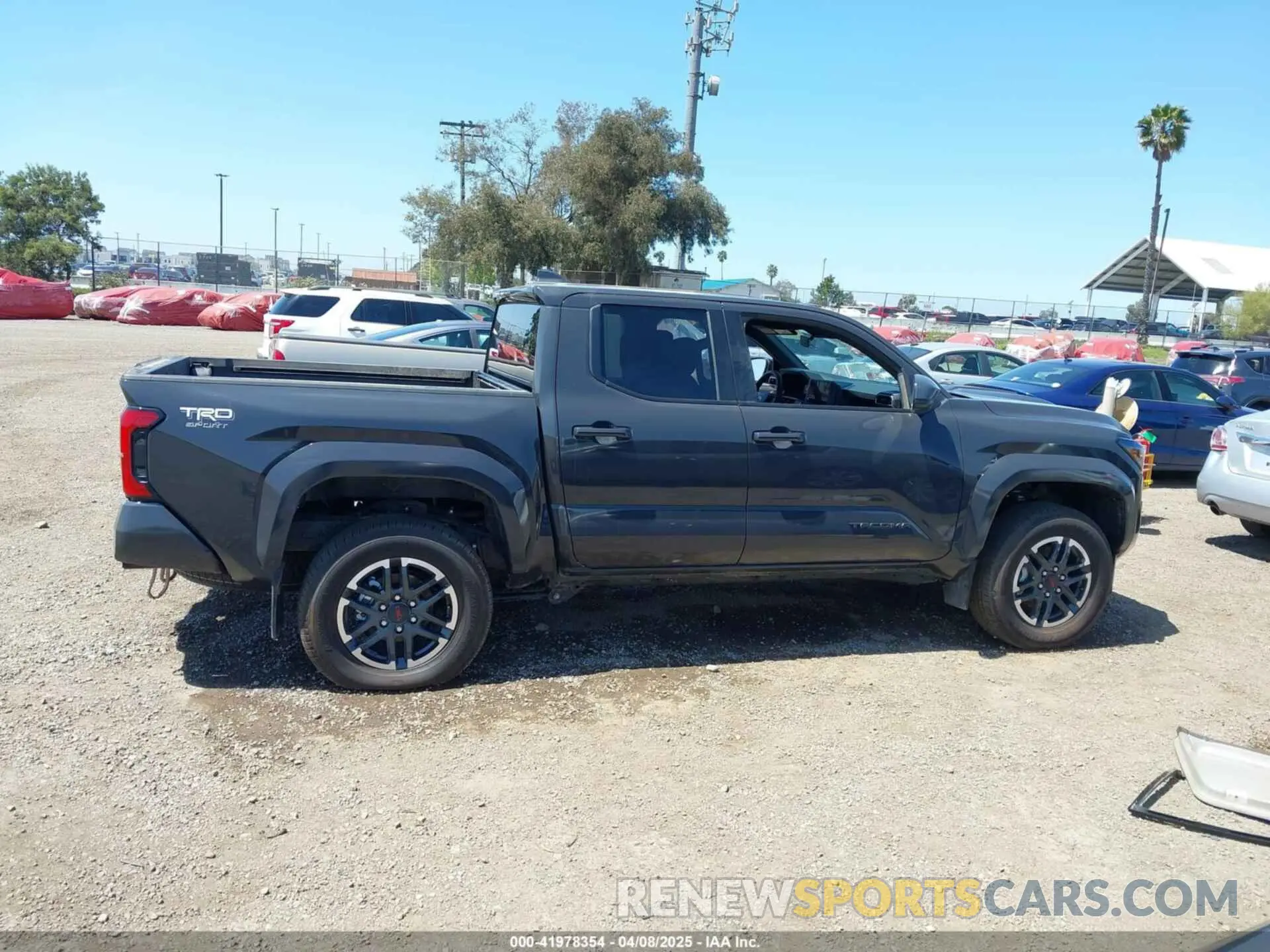 12 Фотография поврежденного автомобиля 3TMKB5FN6RM019245 TOYOTA TACOMA 2024