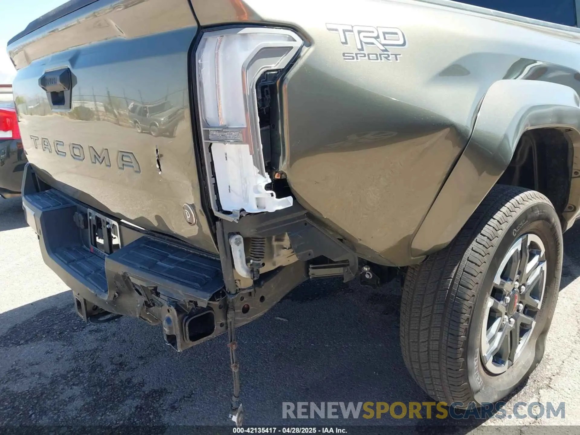 6 Фотография поврежденного автомобиля 3TMLB5FN4RM020737 TOYOTA TACOMA 2024