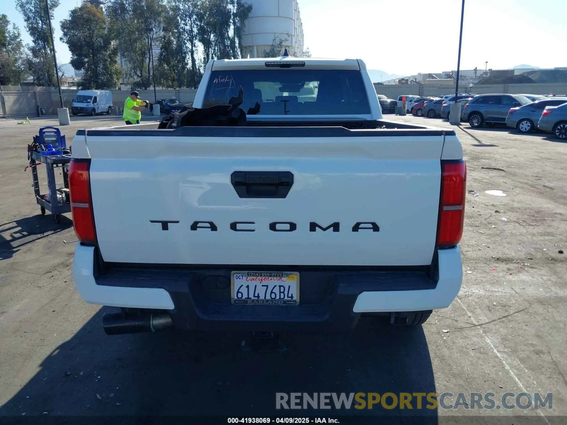 17 Photograph of a damaged car 3TMLB5FN7RM013457 TOYOTA TACOMA 2024