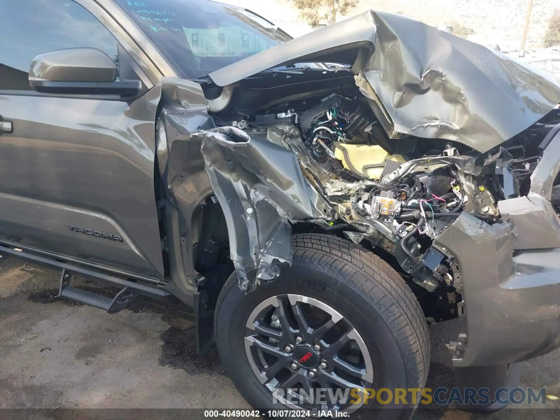 18 Photograph of a damaged car 3TMLB5JN1RM037325 TOYOTA TACOMA 2024