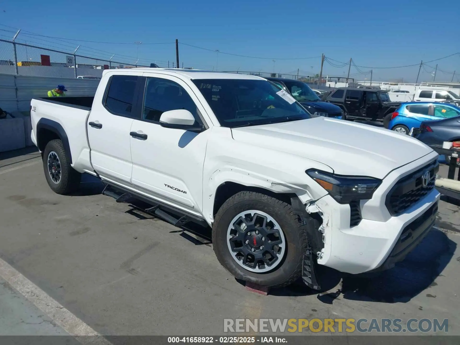 1 Фотография поврежденного автомобиля 3TMLB5JN1RM050446 TOYOTA TACOMA 2024