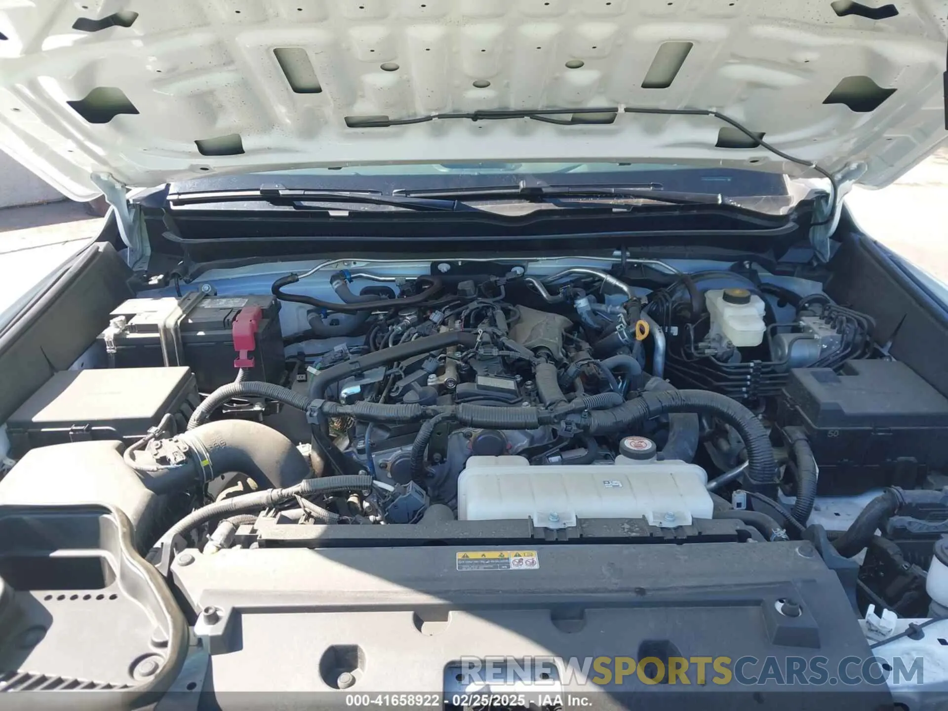 10 Фотография поврежденного автомобиля 3TMLB5JN1RM050446 TOYOTA TACOMA 2024