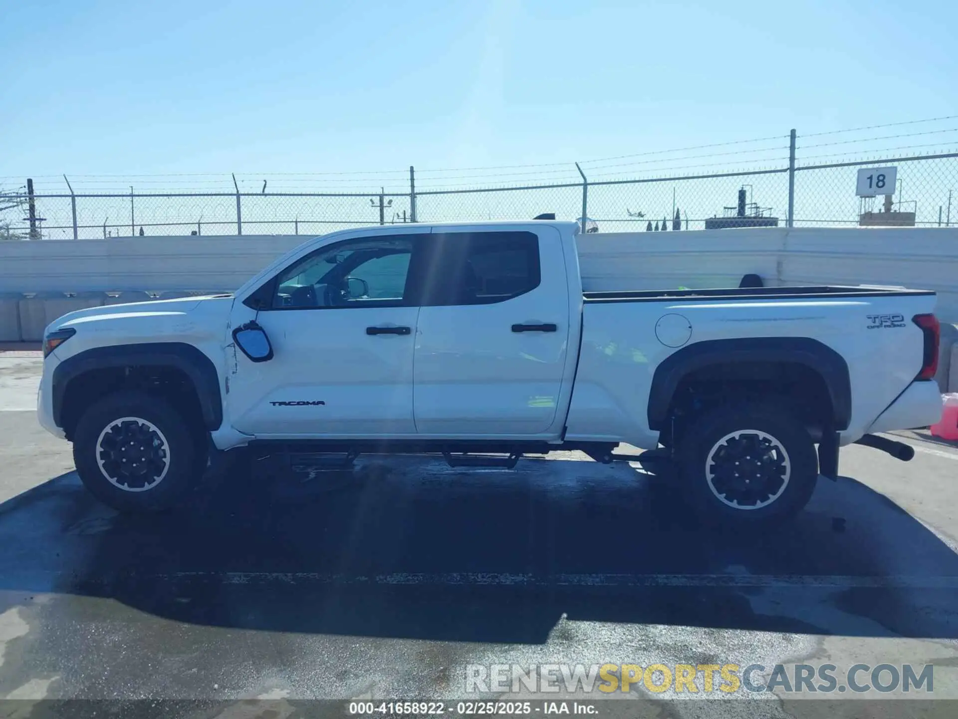 14 Фотография поврежденного автомобиля 3TMLB5JN1RM050446 TOYOTA TACOMA 2024