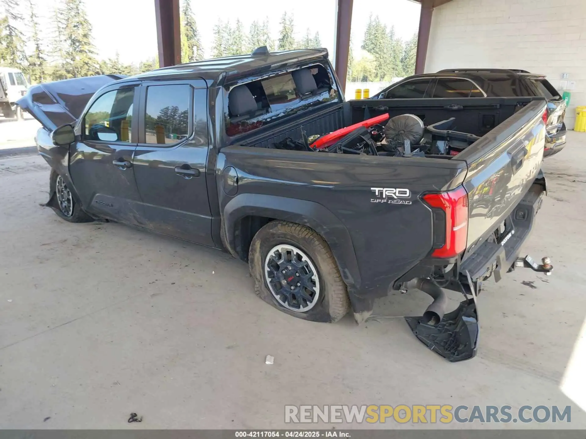3 Фотография поврежденного автомобиля 3TMLB5JN1RM068963 TOYOTA TACOMA 2024