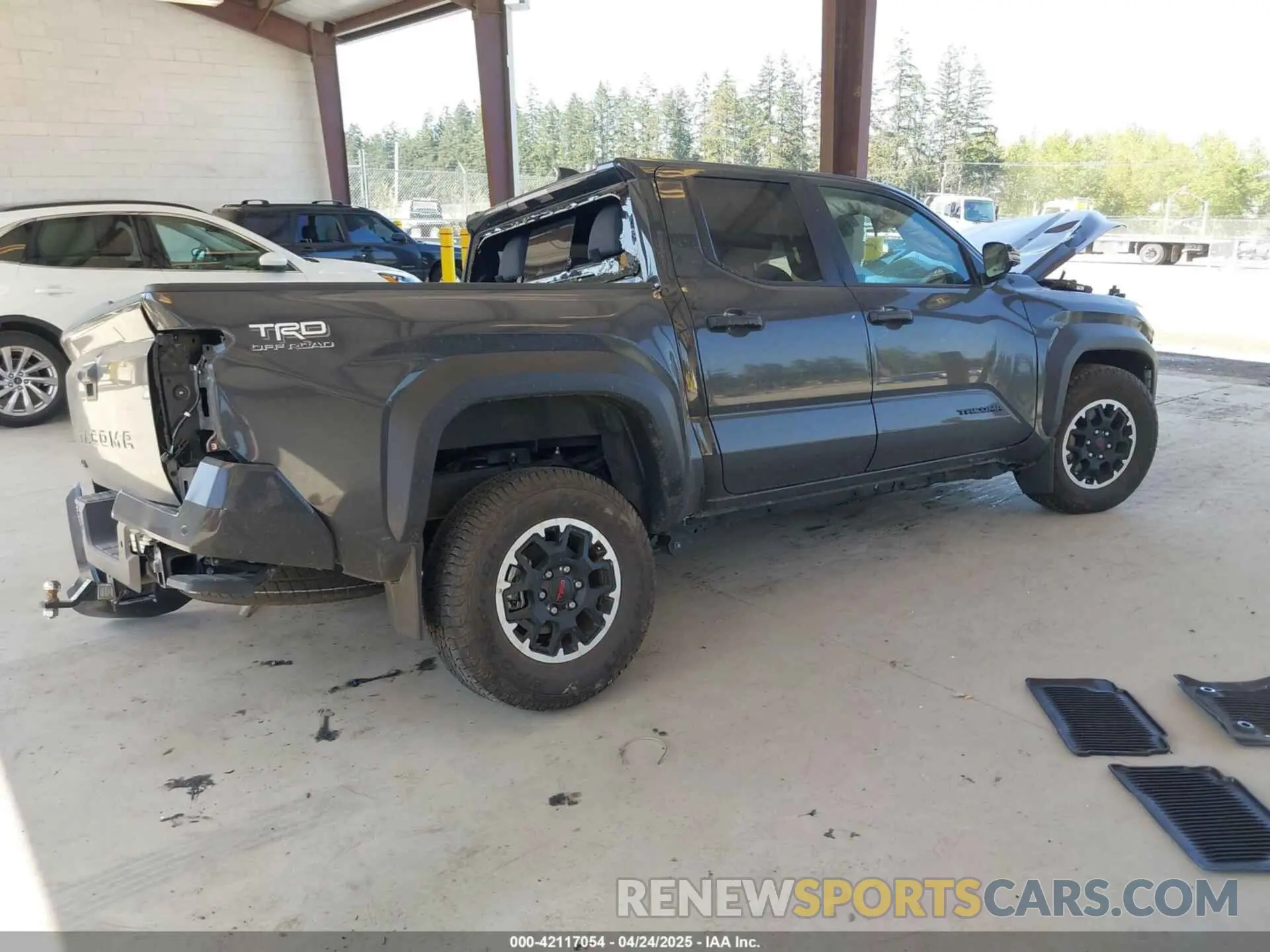 4 Фотография поврежденного автомобиля 3TMLB5JN1RM068963 TOYOTA TACOMA 2024