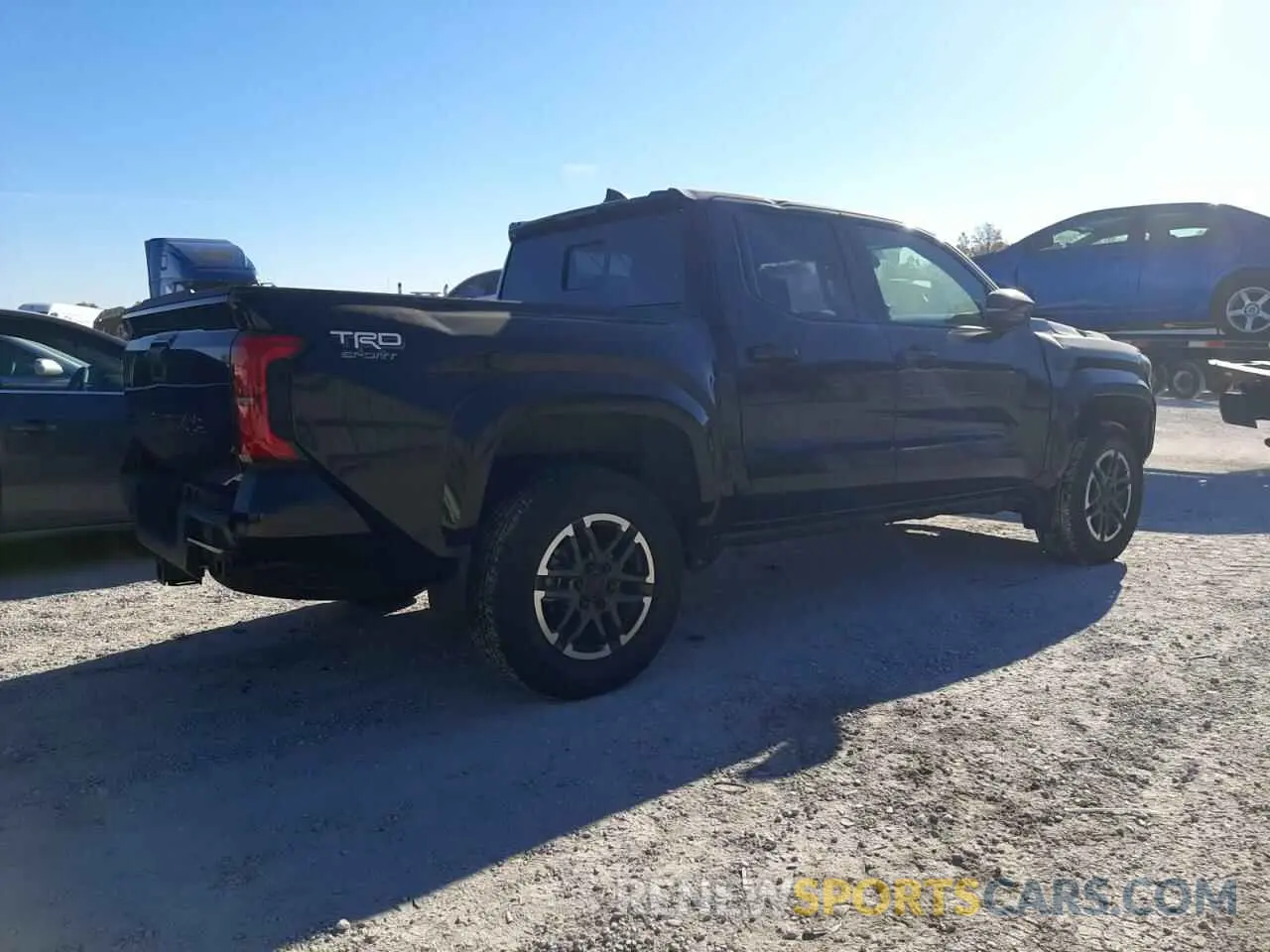 3 Фотография поврежденного автомобиля 3TMLB5JN2RM003426 TOYOTA TACOMA 2024