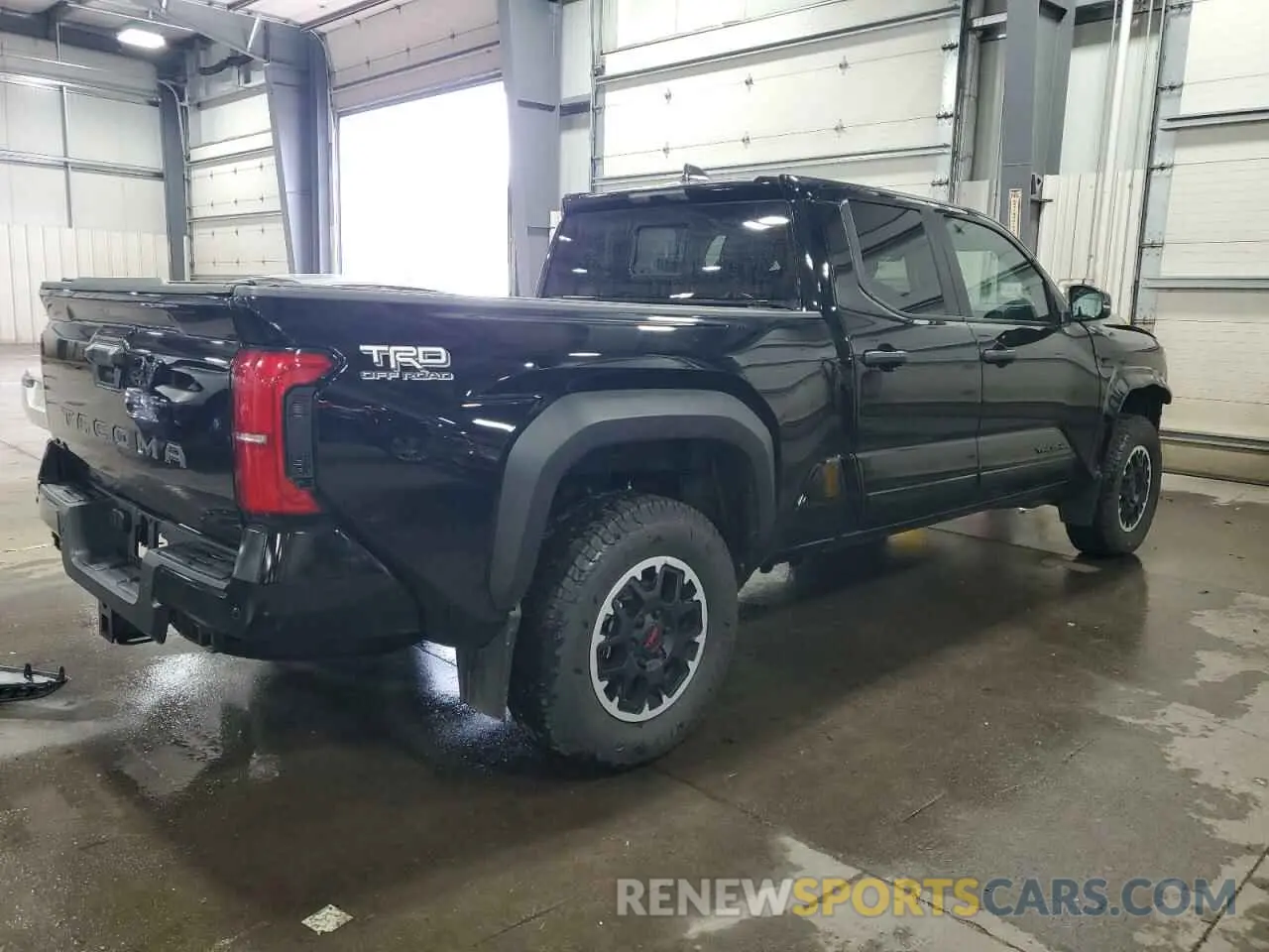 3 Фотография поврежденного автомобиля 3TMLB5JN2RM018329 TOYOTA TACOMA 2024