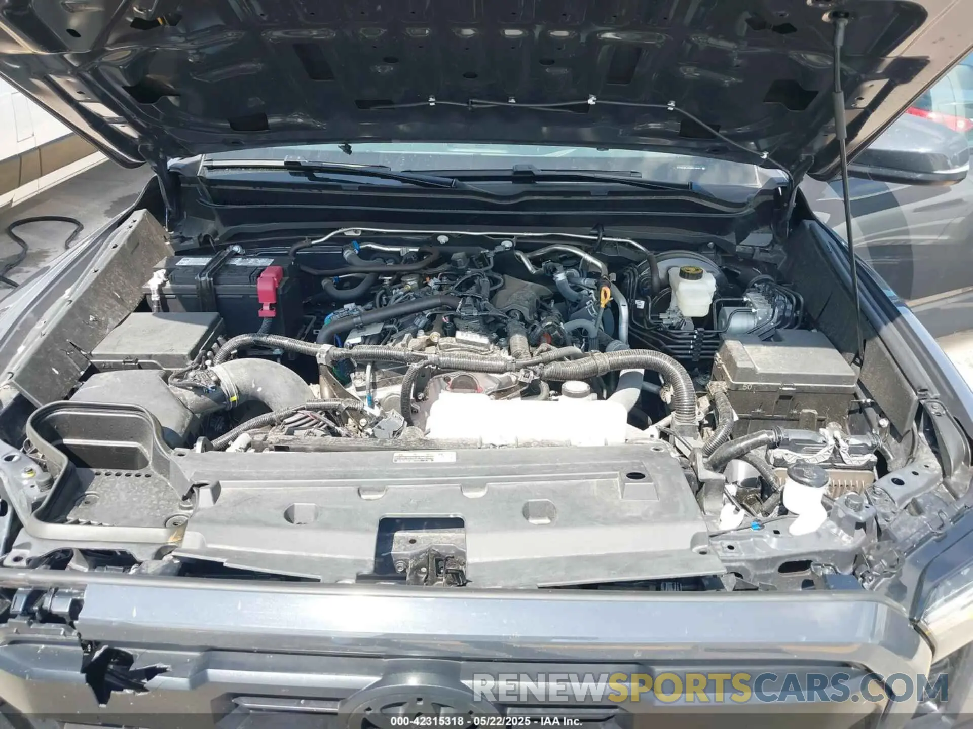 10 Фотография поврежденного автомобиля 3TMLB5JN3RM018694 TOYOTA TACOMA 2024