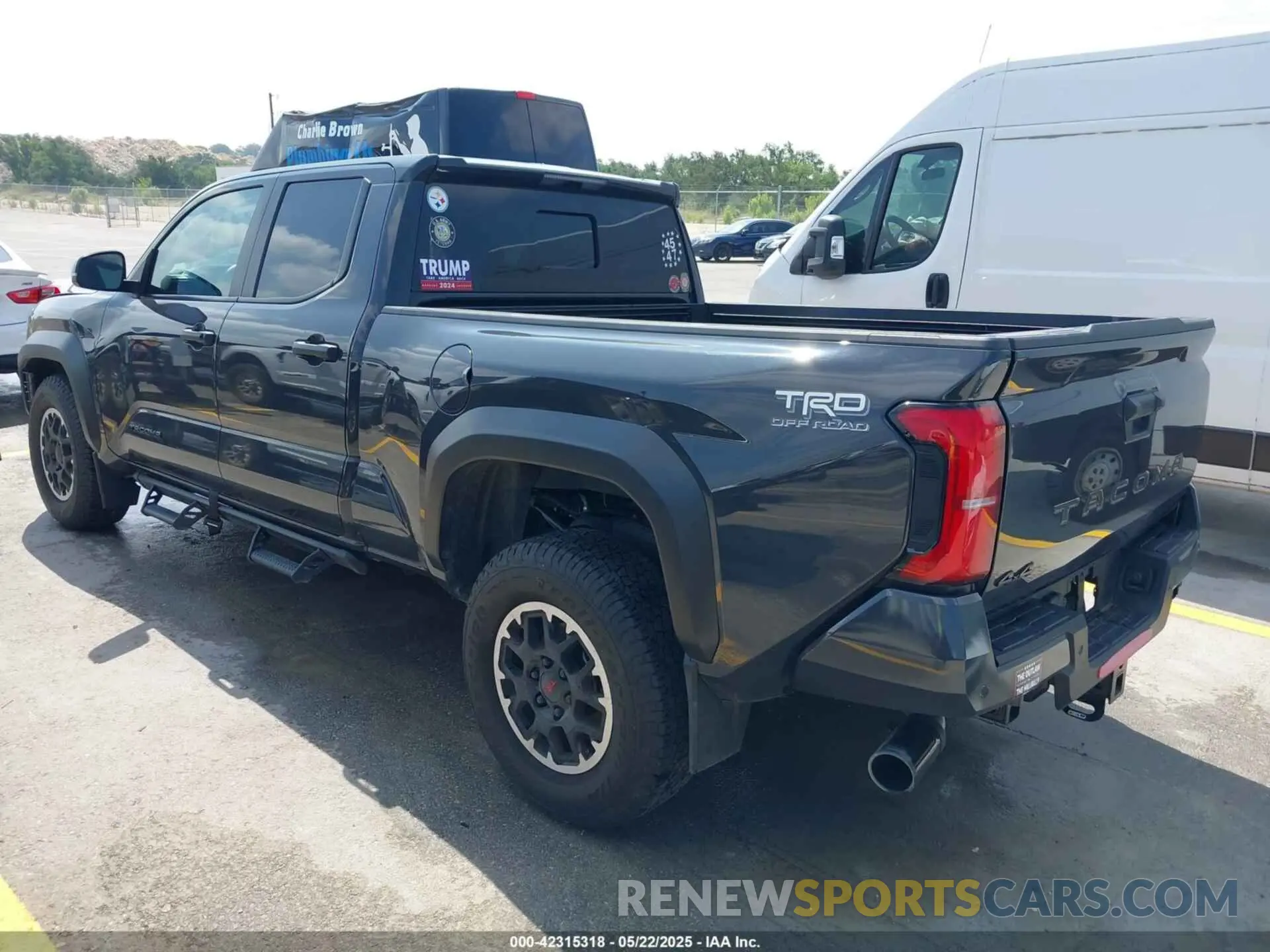 3 Фотография поврежденного автомобиля 3TMLB5JN3RM018694 TOYOTA TACOMA 2024