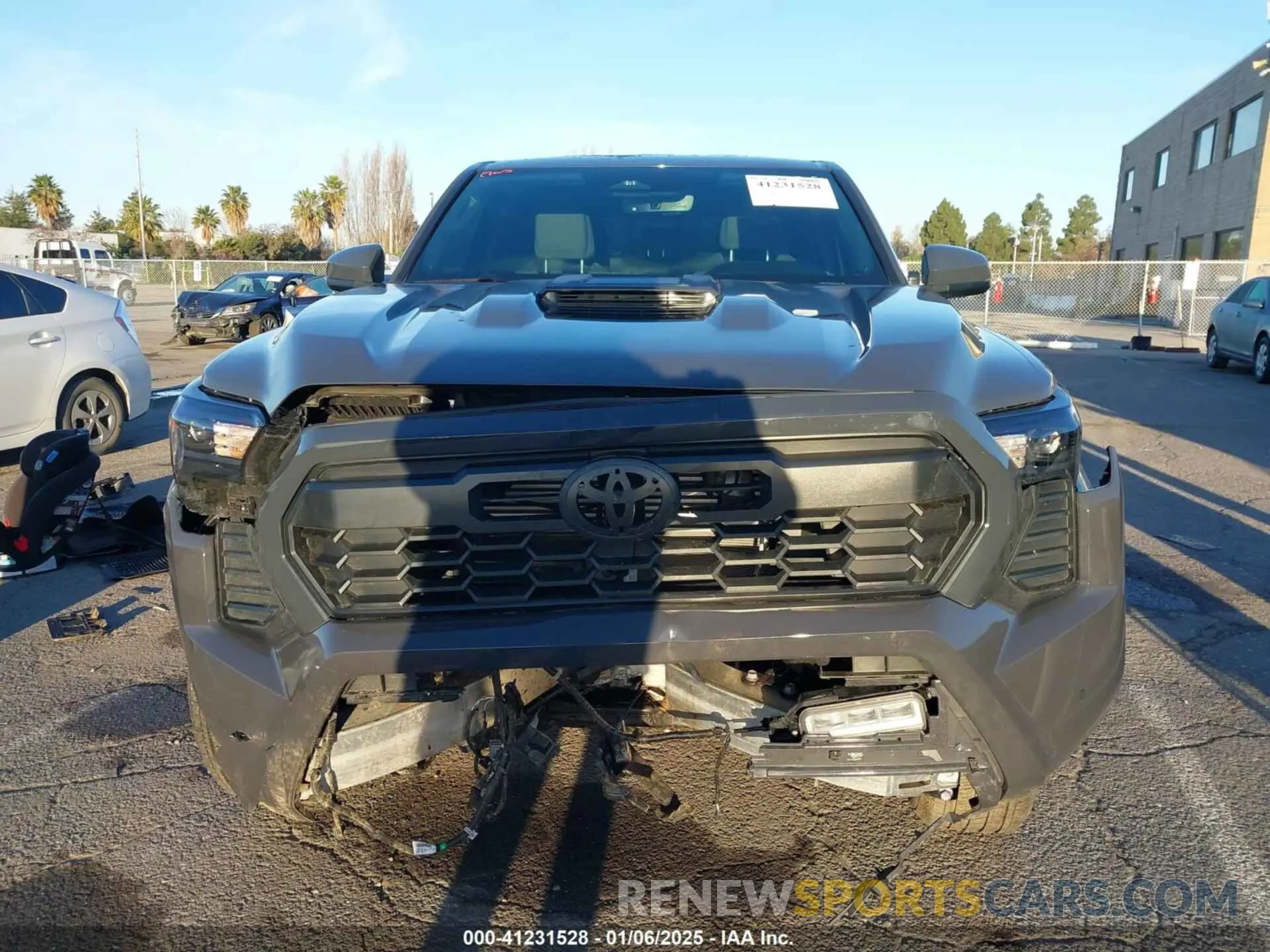 12 Фотография поврежденного автомобиля 3TMLB5JN3RM046513 TOYOTA TACOMA 2024