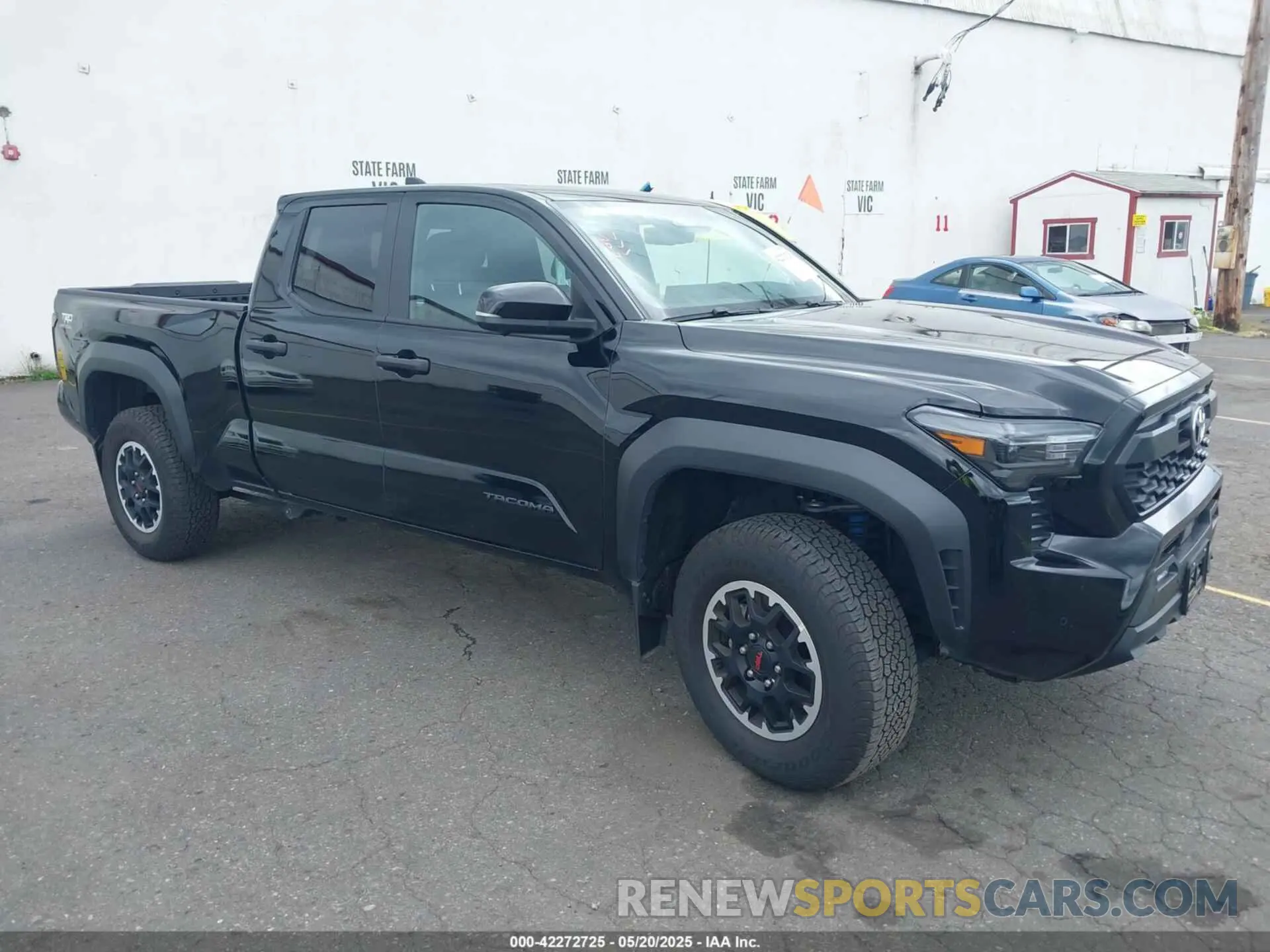 1 Фотография поврежденного автомобиля 3TMLB5JN3RM047323 TOYOTA TACOMA 2024