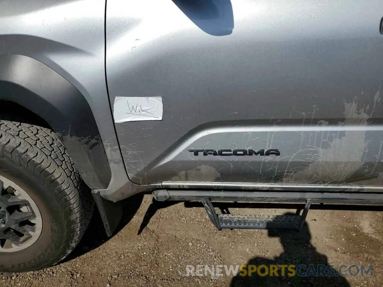 12 Photograph of a damaged car 3TMLB5JN4RM009406 TOYOTA TACOMA 2024