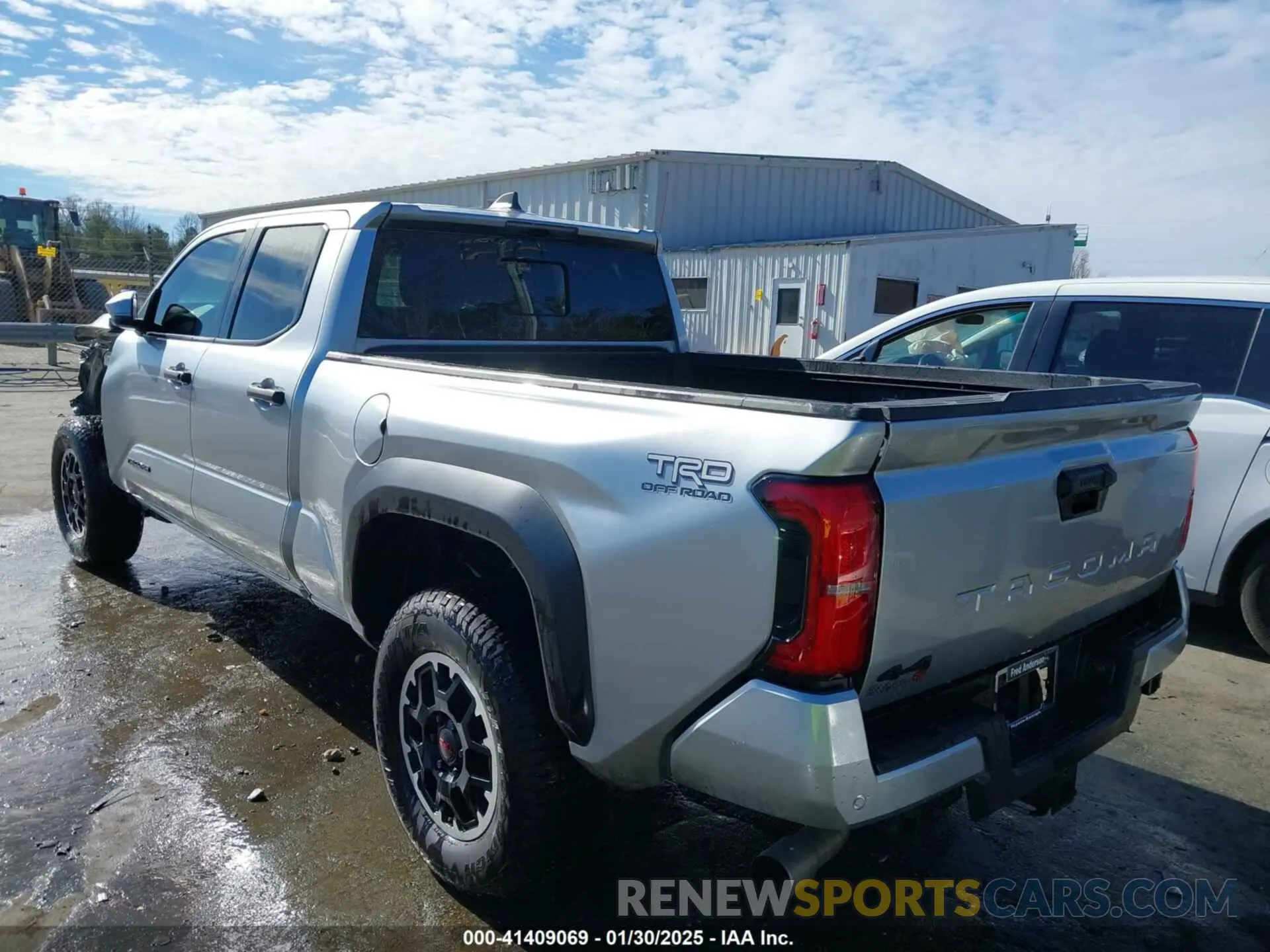 3 Фотография поврежденного автомобиля 3TMLB5JN4RM022026 TOYOTA TACOMA 2024