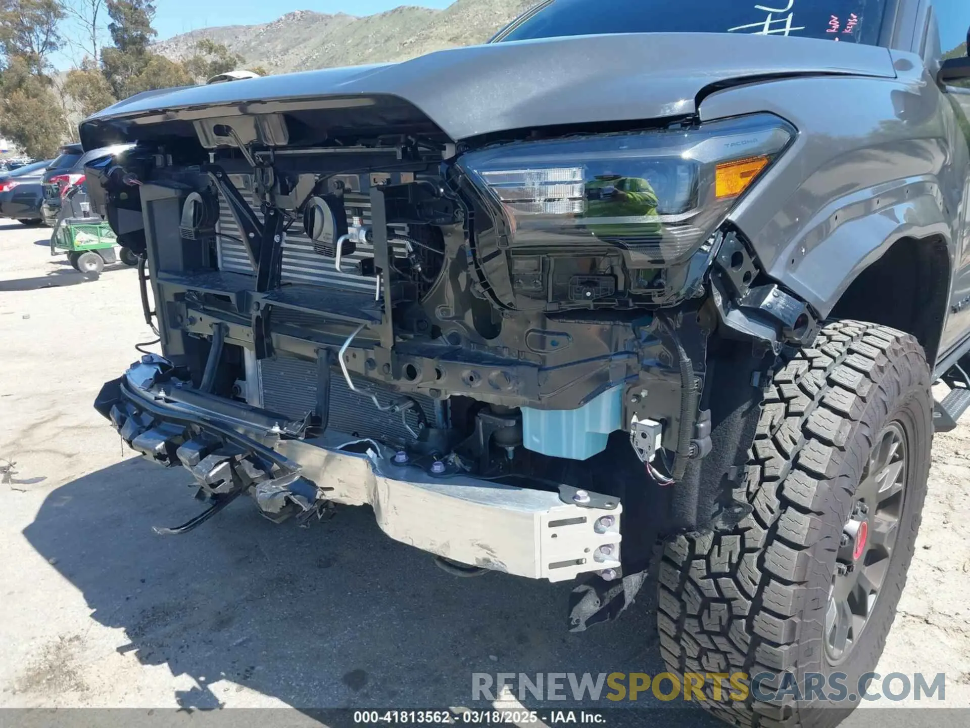 6 Photograph of a damaged car 3TMLB5JN4RM039036 TOYOTA TACOMA 2024