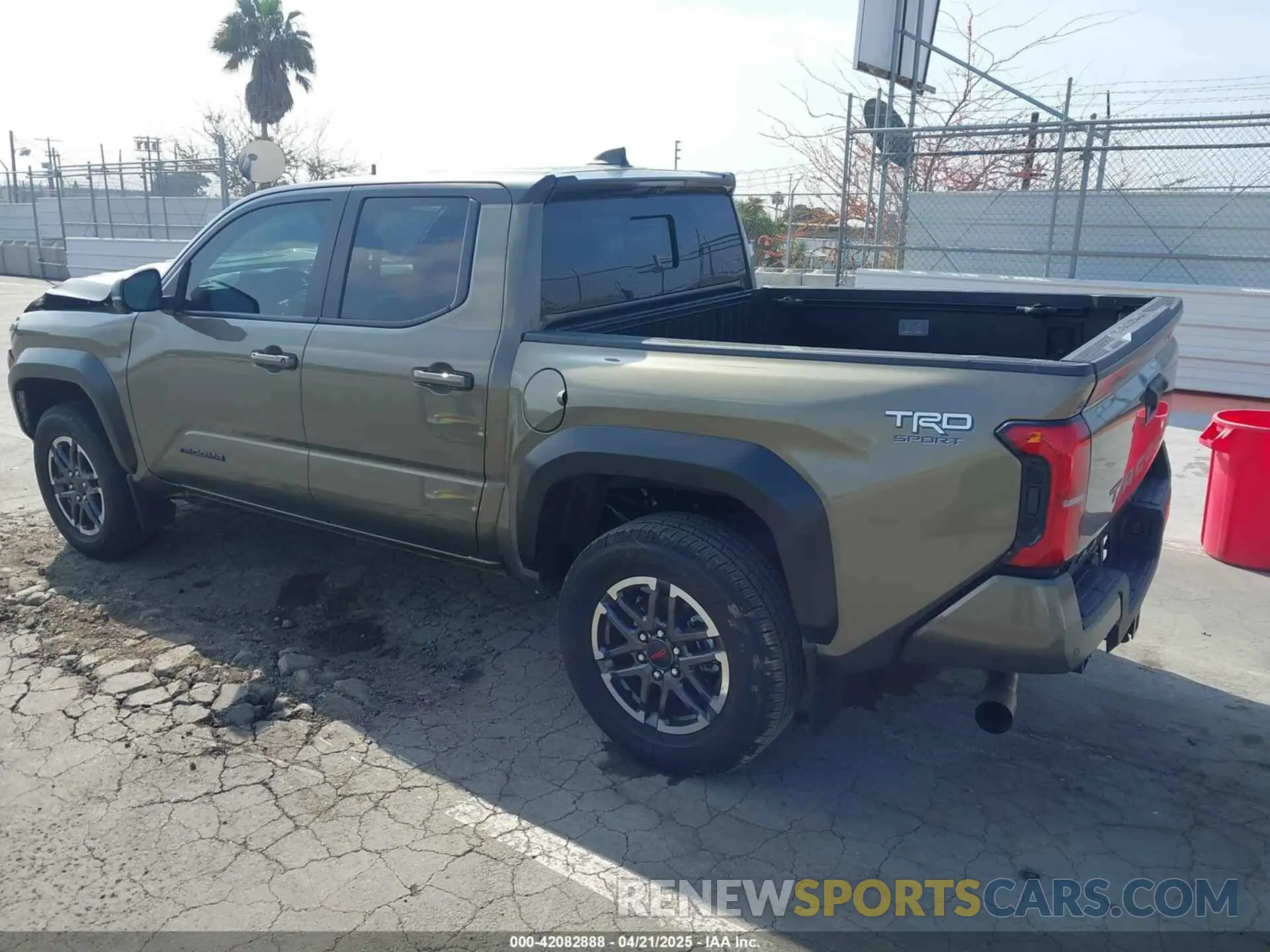 3 Фотография поврежденного автомобиля 3TMLB5JN4RM047640 TOYOTA TACOMA 2024