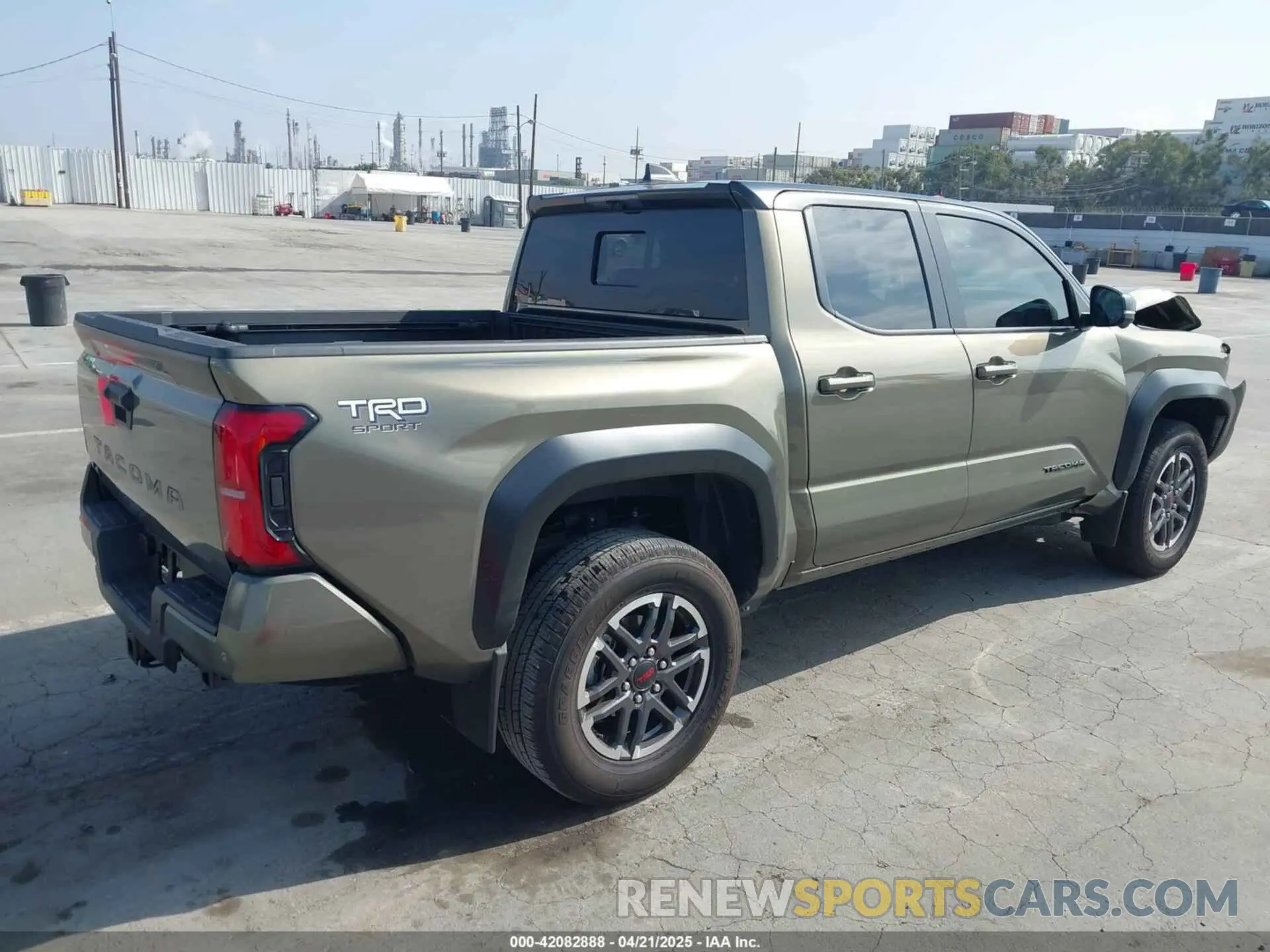 4 Фотография поврежденного автомобиля 3TMLB5JN4RM047640 TOYOTA TACOMA 2024