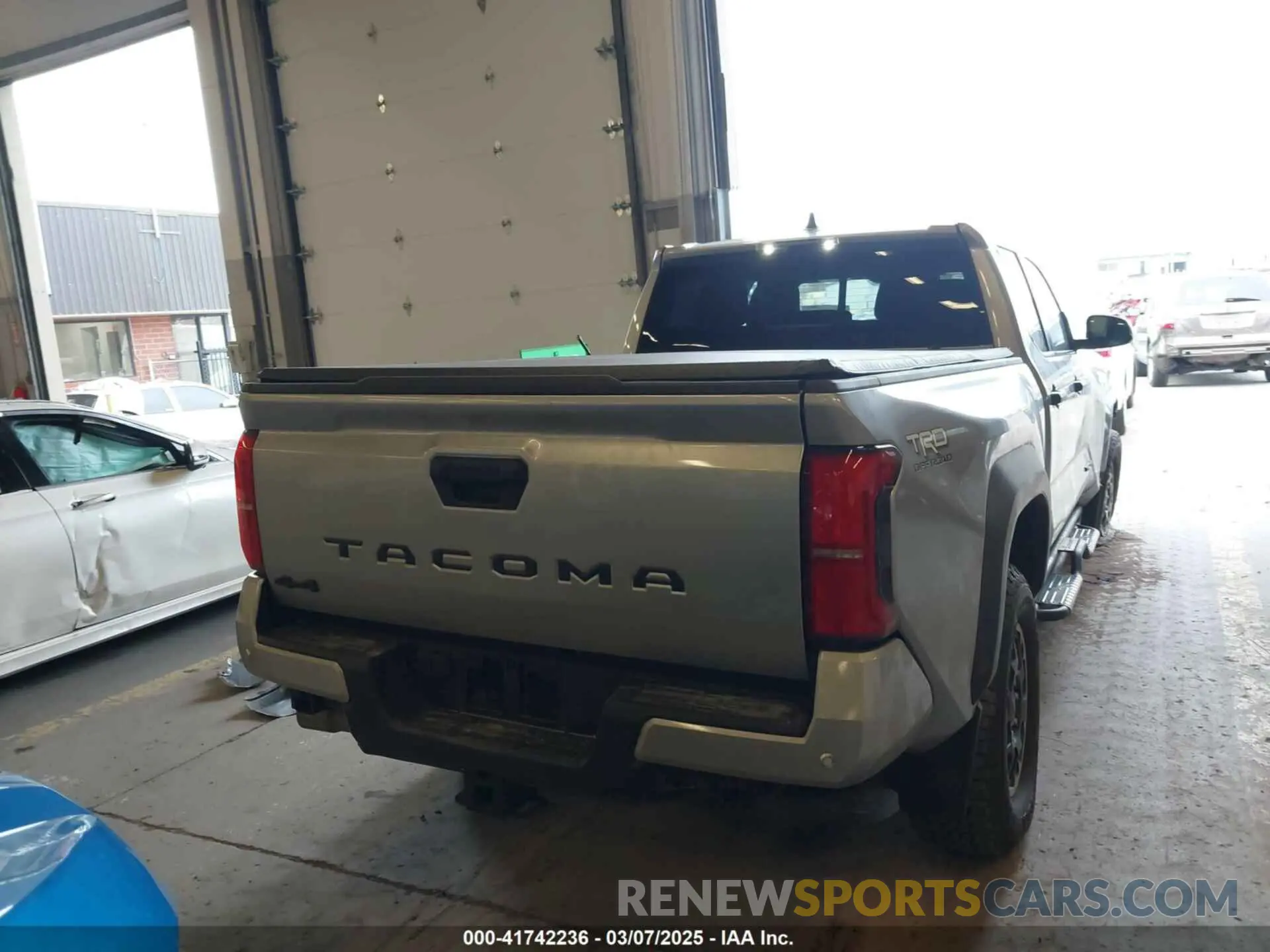 16 Photograph of a damaged car 3TMLB5JN4RM071338 TOYOTA TACOMA 2024