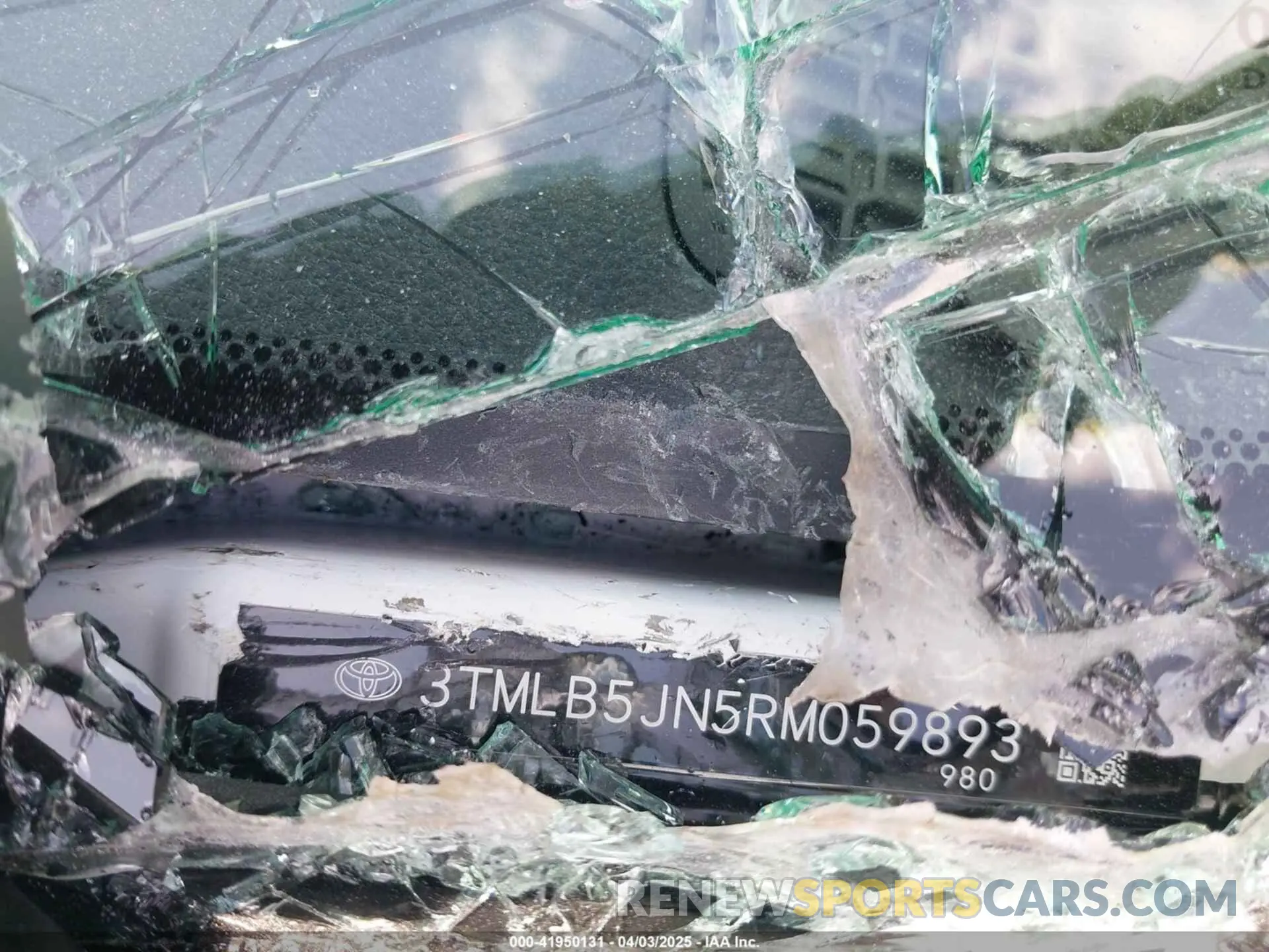 9 Photograph of a damaged car 3TMLB5JN5RM059893 TOYOTA TACOMA 2024