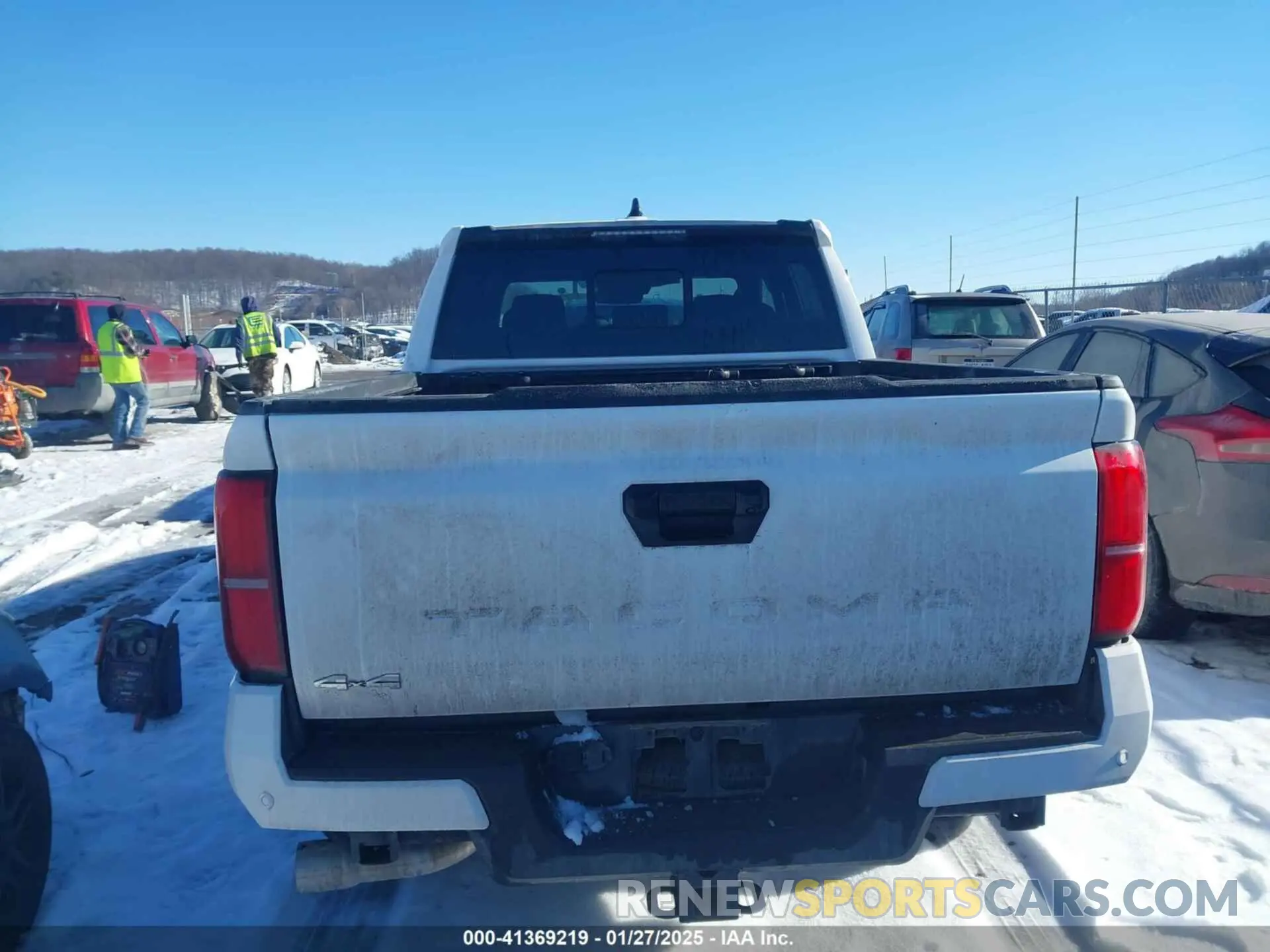17 Photograph of a damaged car 3TMLB5JN6RM000884 TOYOTA TACOMA 2024
