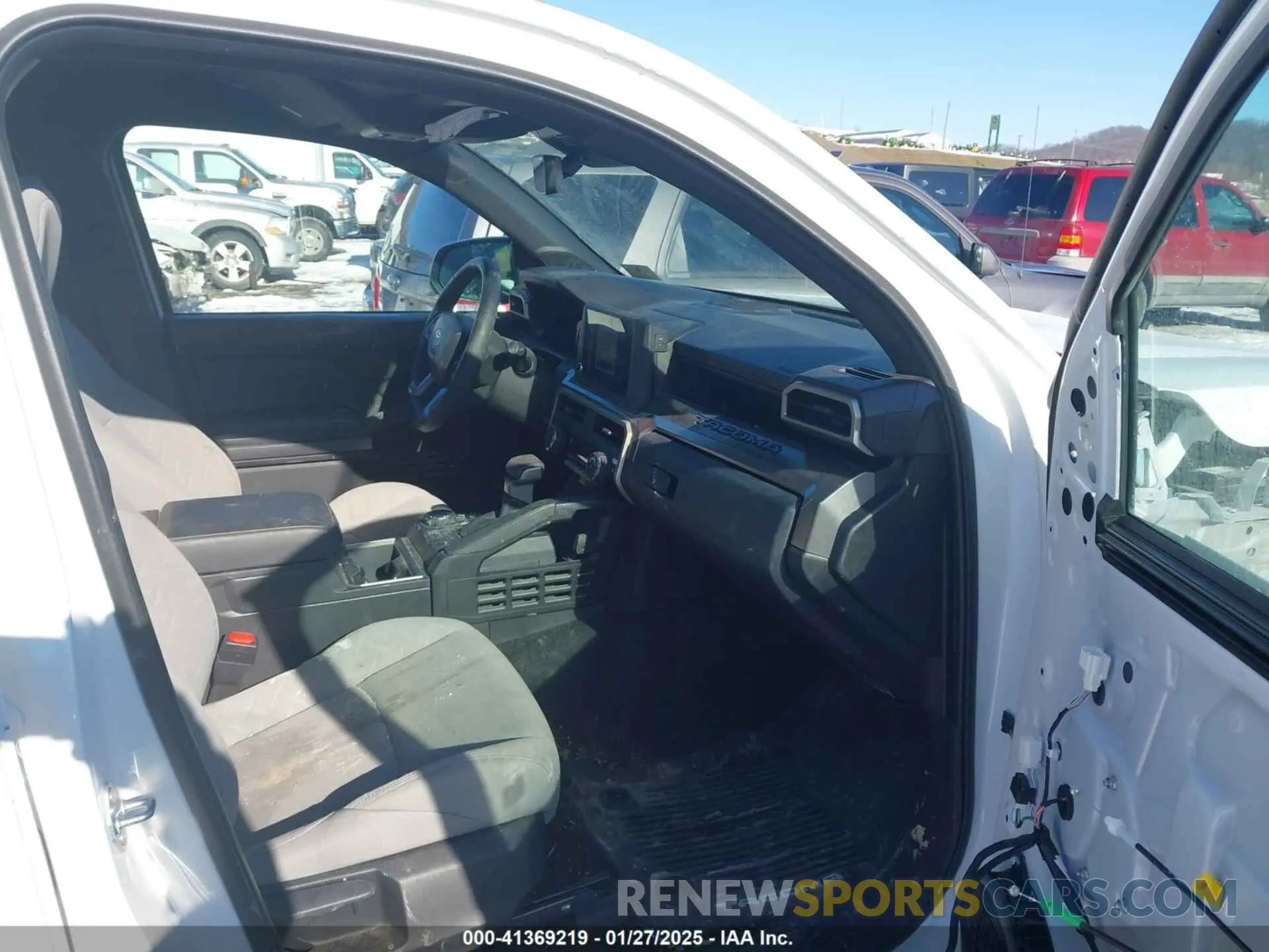 5 Photograph of a damaged car 3TMLB5JN6RM000884 TOYOTA TACOMA 2024
