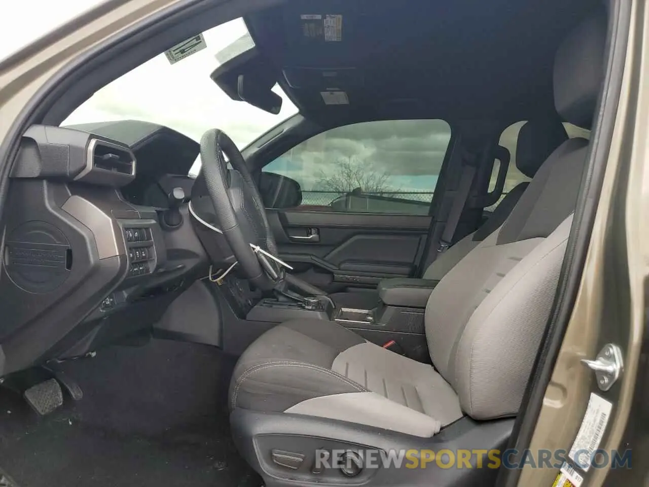 7 Фотография поврежденного автомобиля 3TMLB5JN6RM001632 TOYOTA TACOMA 2024