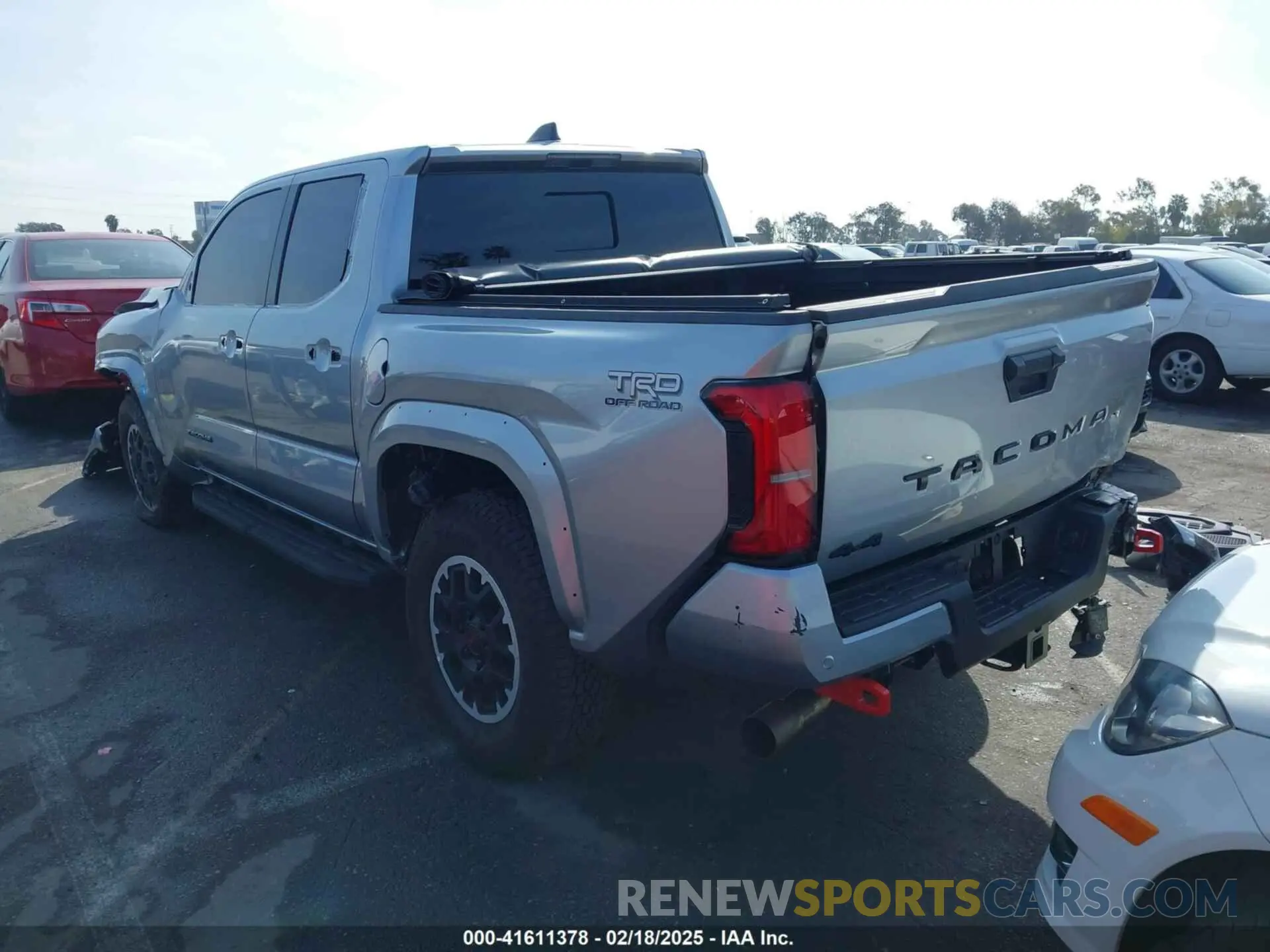 3 Фотография поврежденного автомобиля 3TMLB5JN6RM022612 TOYOTA TACOMA 2024